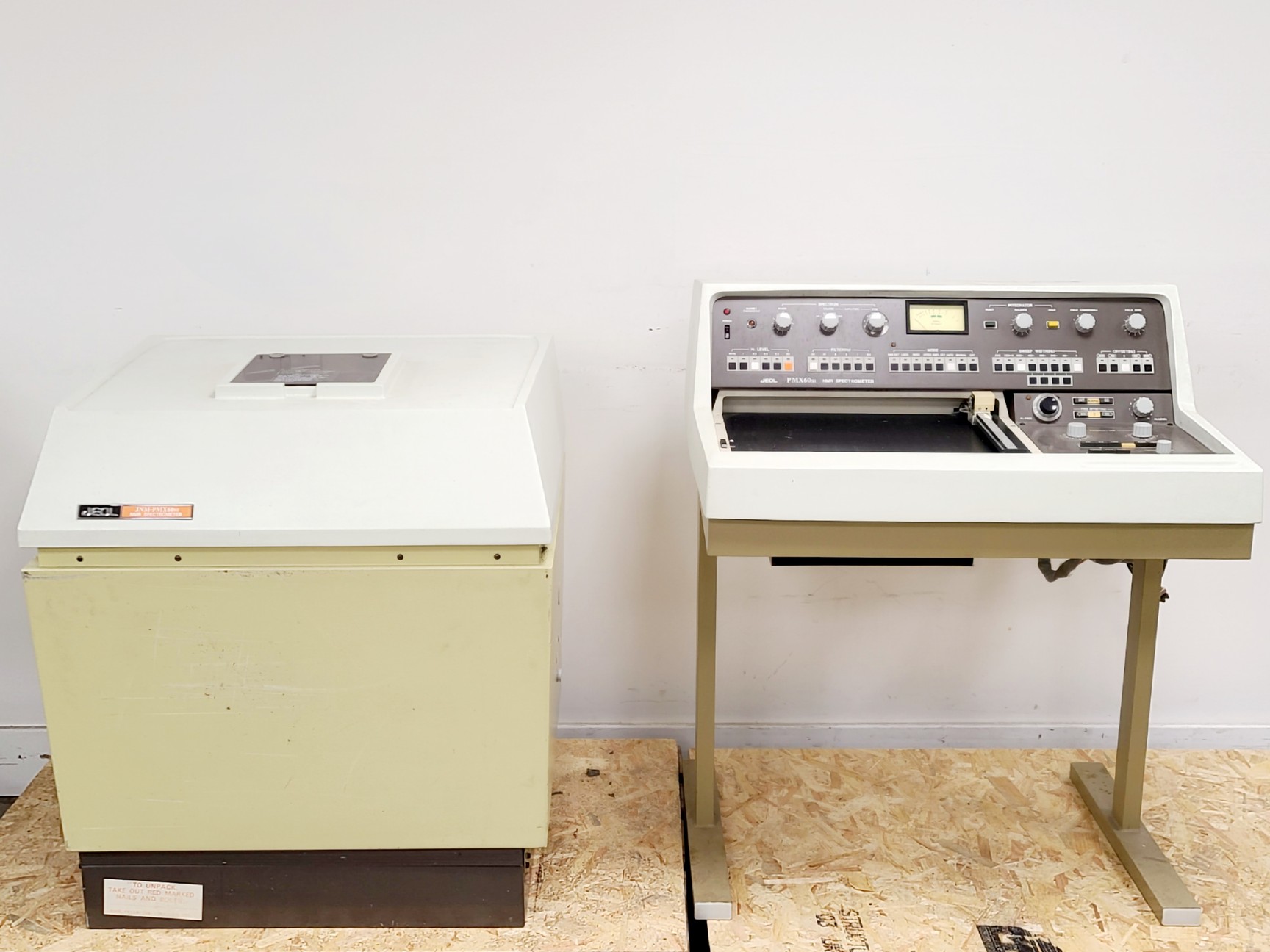 Image of JEOL JNM-PMX60si NMR Spectrometer