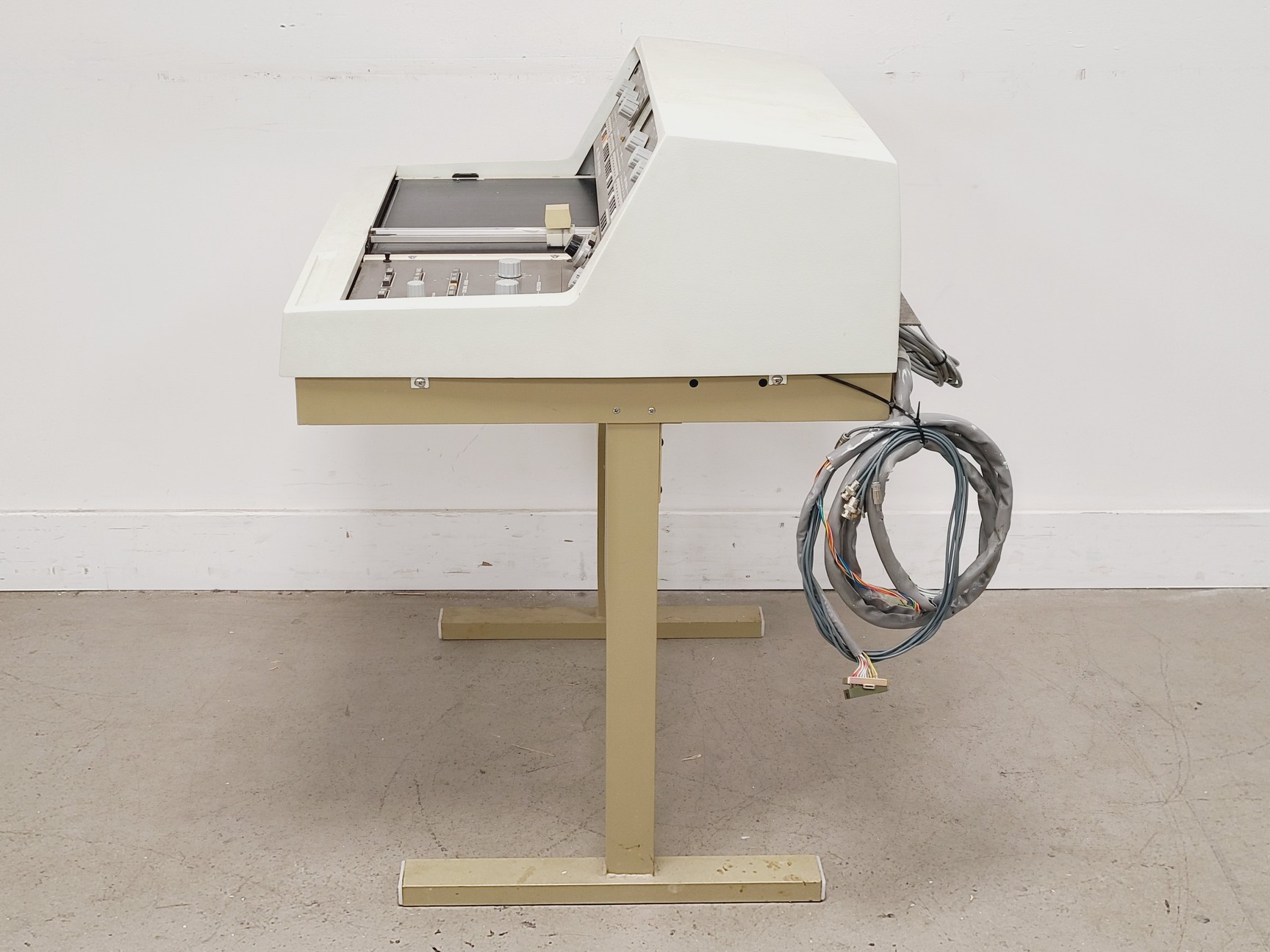 Image of JEOL JNM-PMX60si NMR Spectrometer