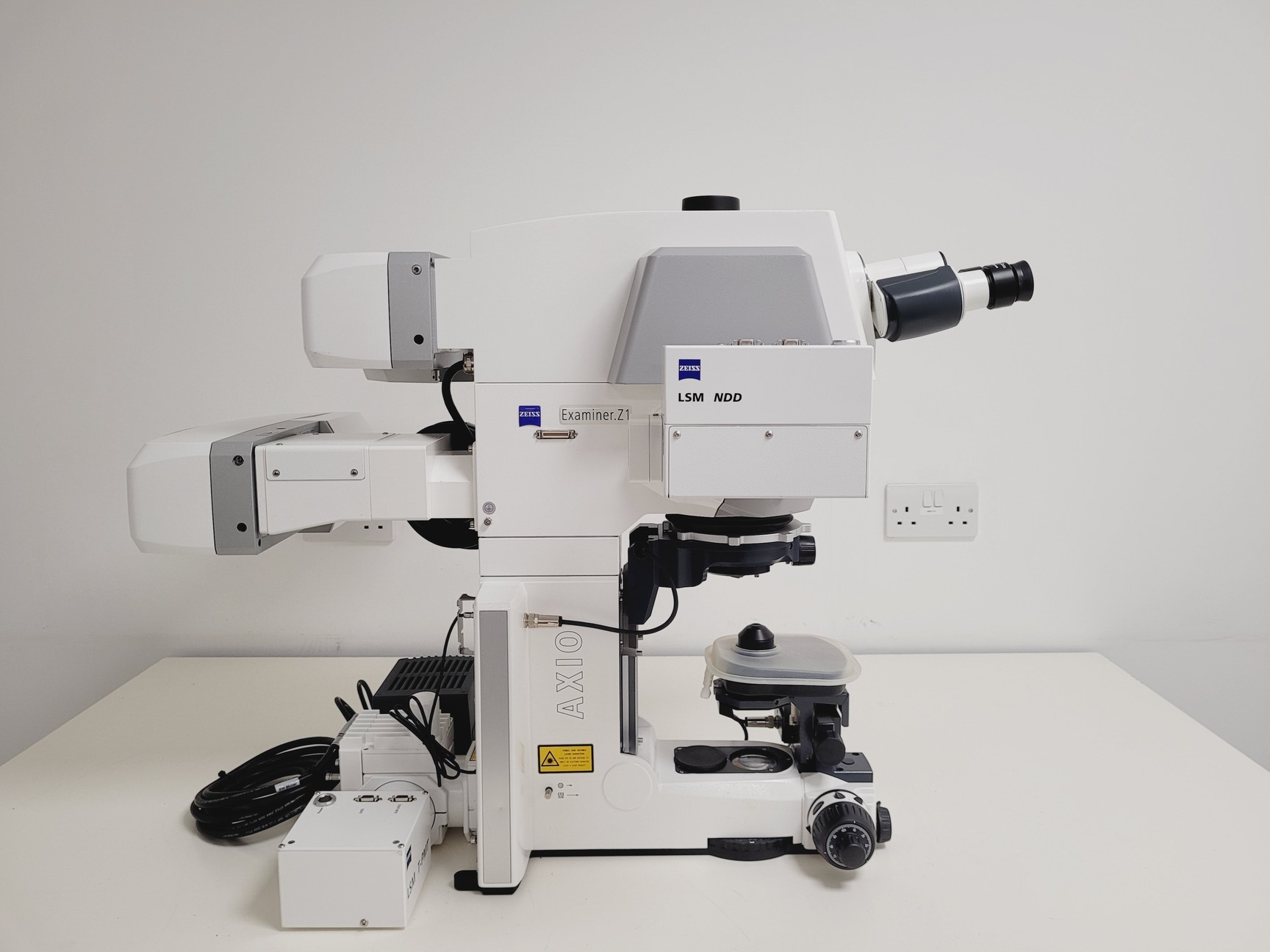 Image of Zeiss Examiner.Z1 Axio Upright with Laser System LSM7 Spares/Repair
