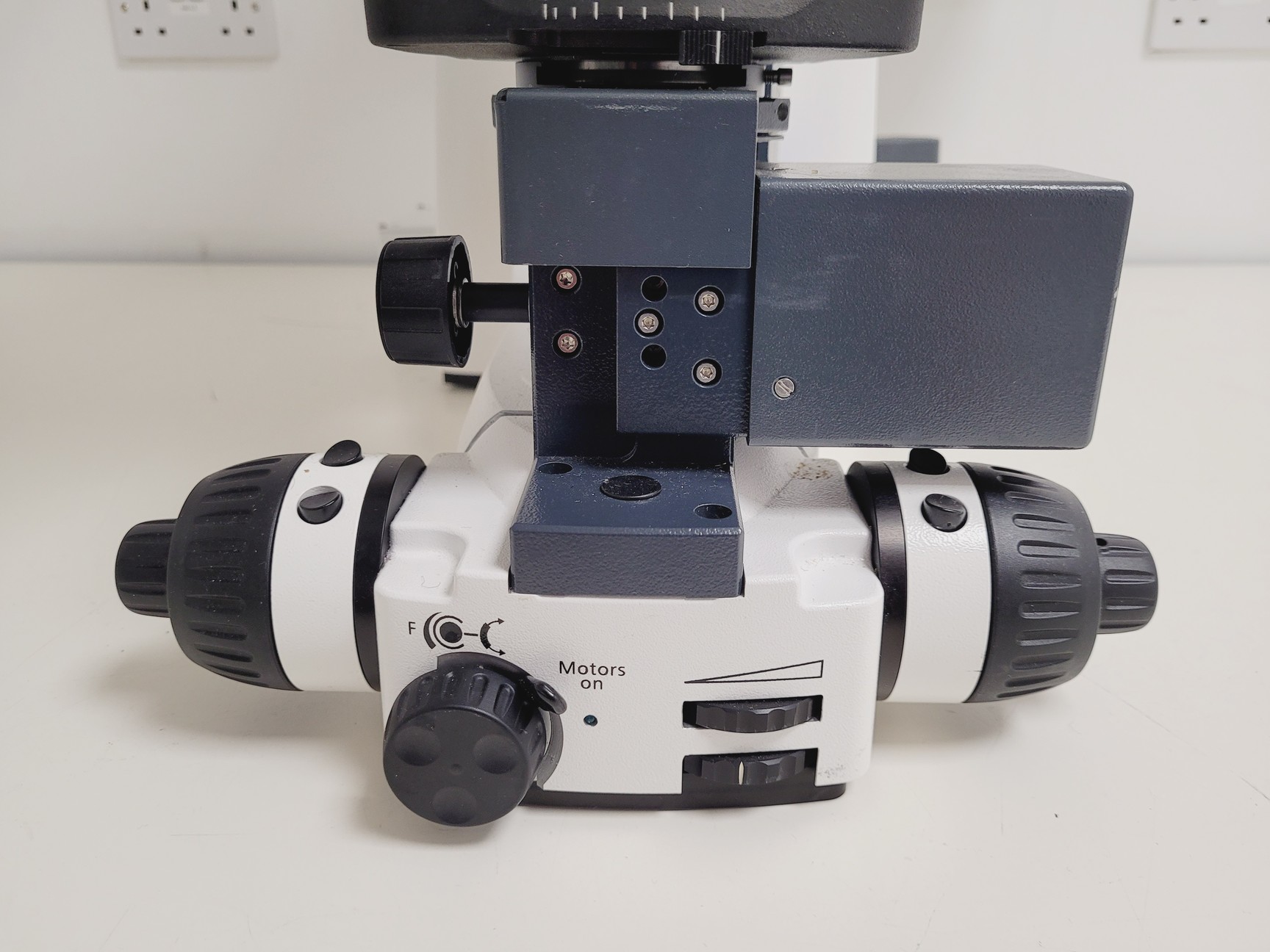 Image of Zeiss Examiner.Z1 Axio Upright with Laser System LSM7 Spares/Repair