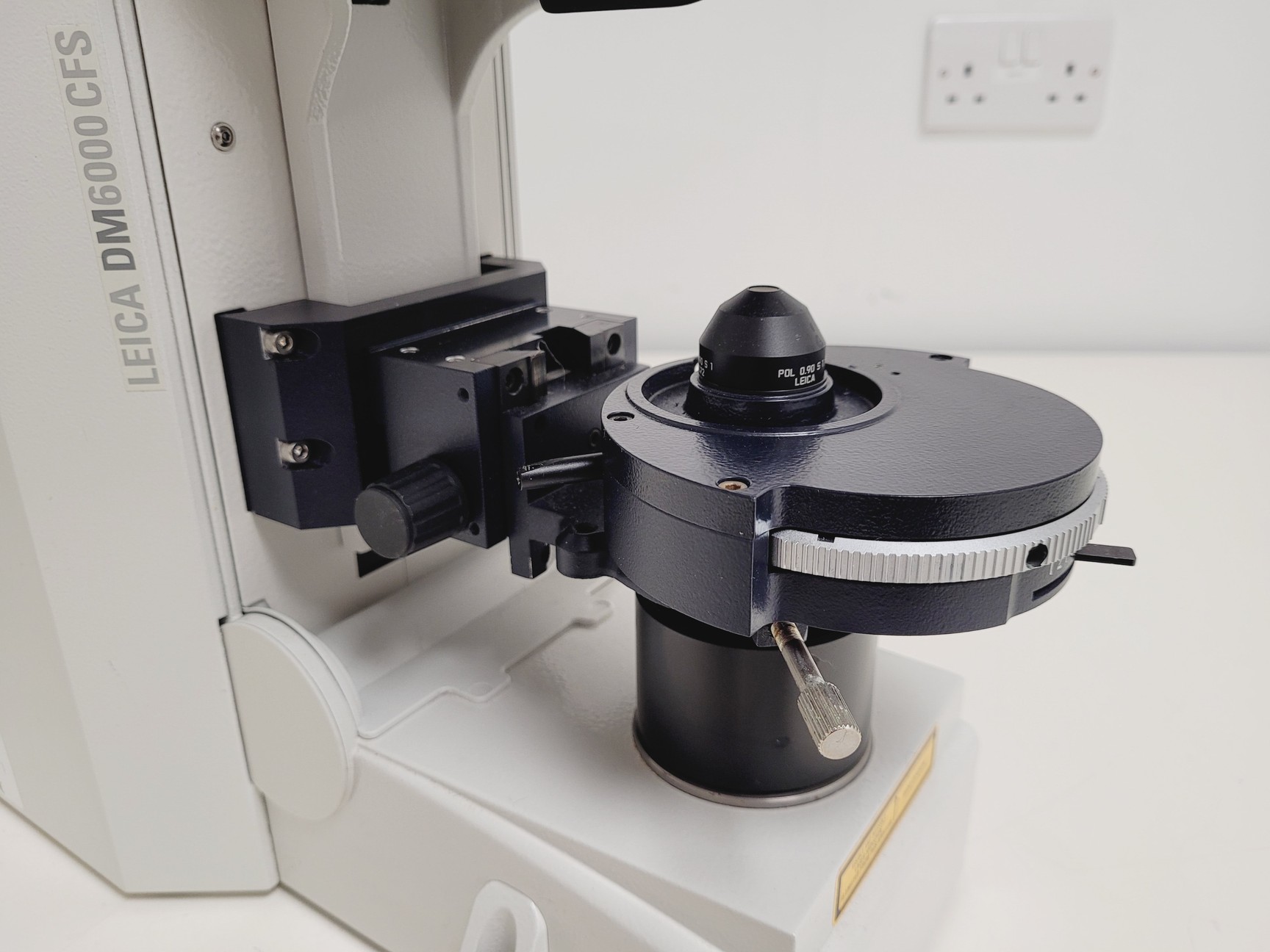 Image of Leica DM6000 CFS Upright Fluorescence Microscope Body w/ EL6000 Spares/Repair