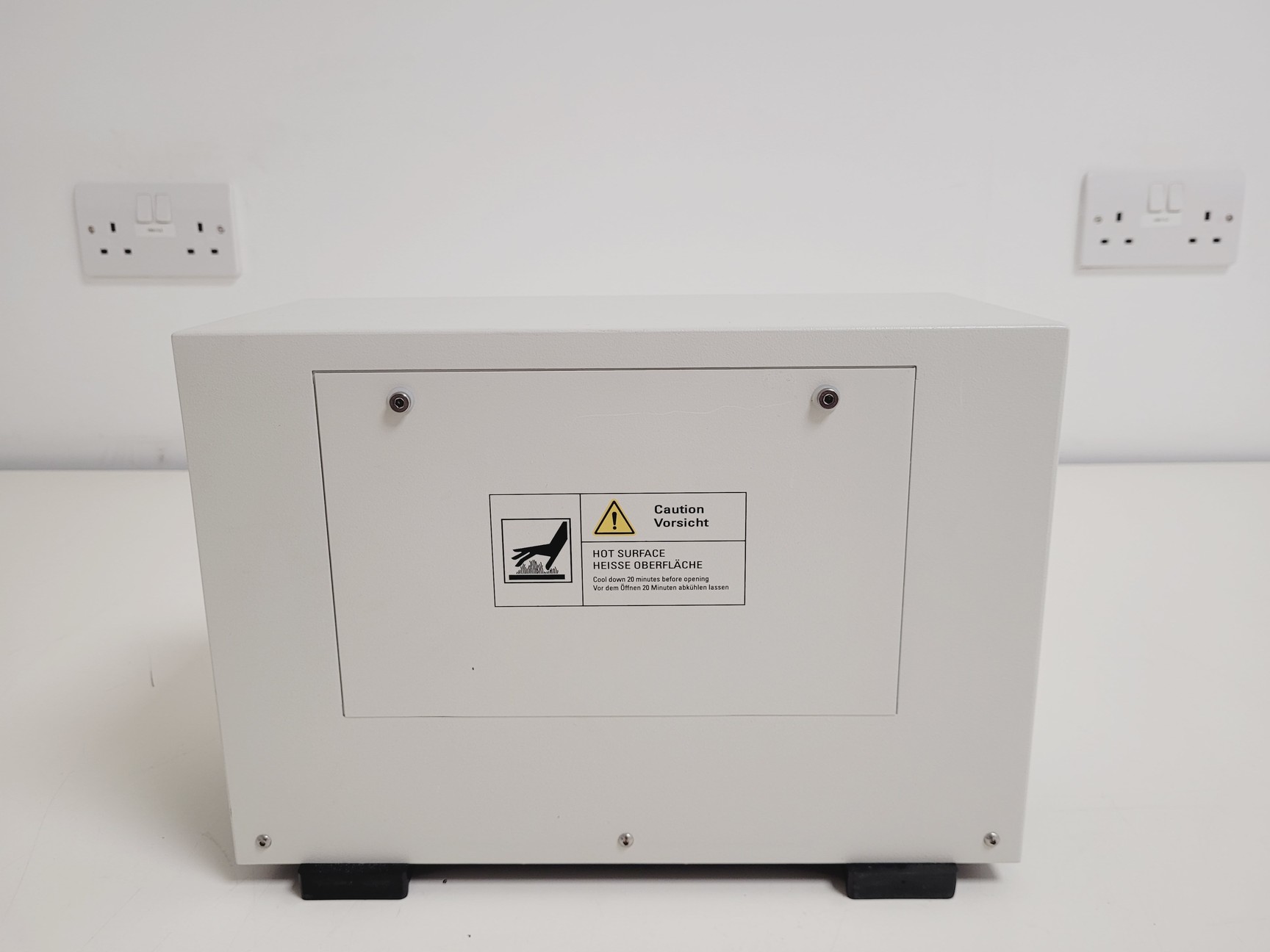 Image of Leica DM6000 CFS Upright Fluorescence Microscope Body w/ EL6000 Spares/Repair