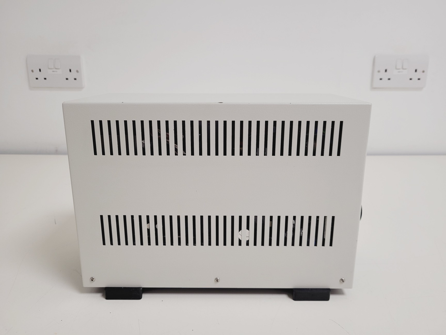 Image of Leica DM6000 CFS Upright Fluorescence Microscope Body w/ EL6000 Spares/Repair