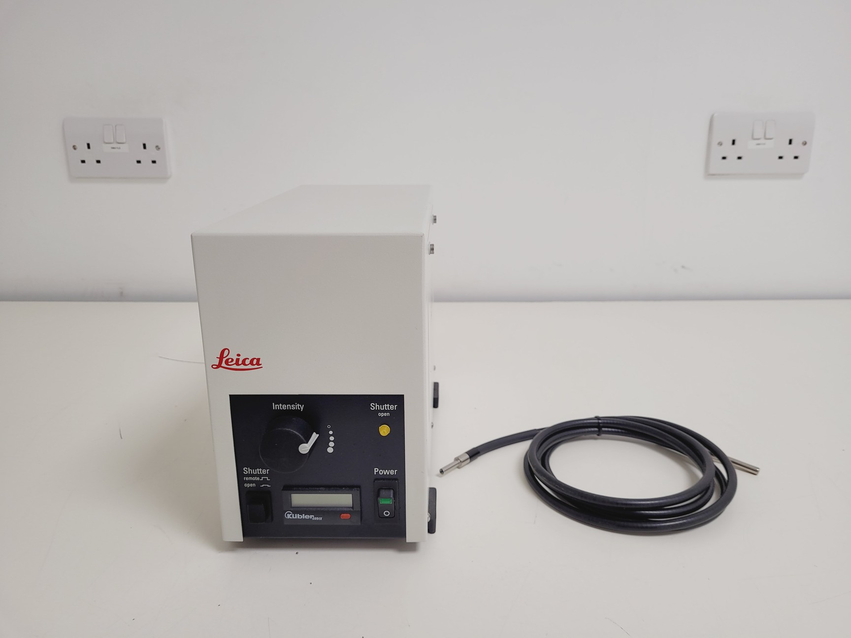 Image of Leica DM6000 CFS Upright Fluorescence Microscope Body w/ EL6000 Spares/Repair