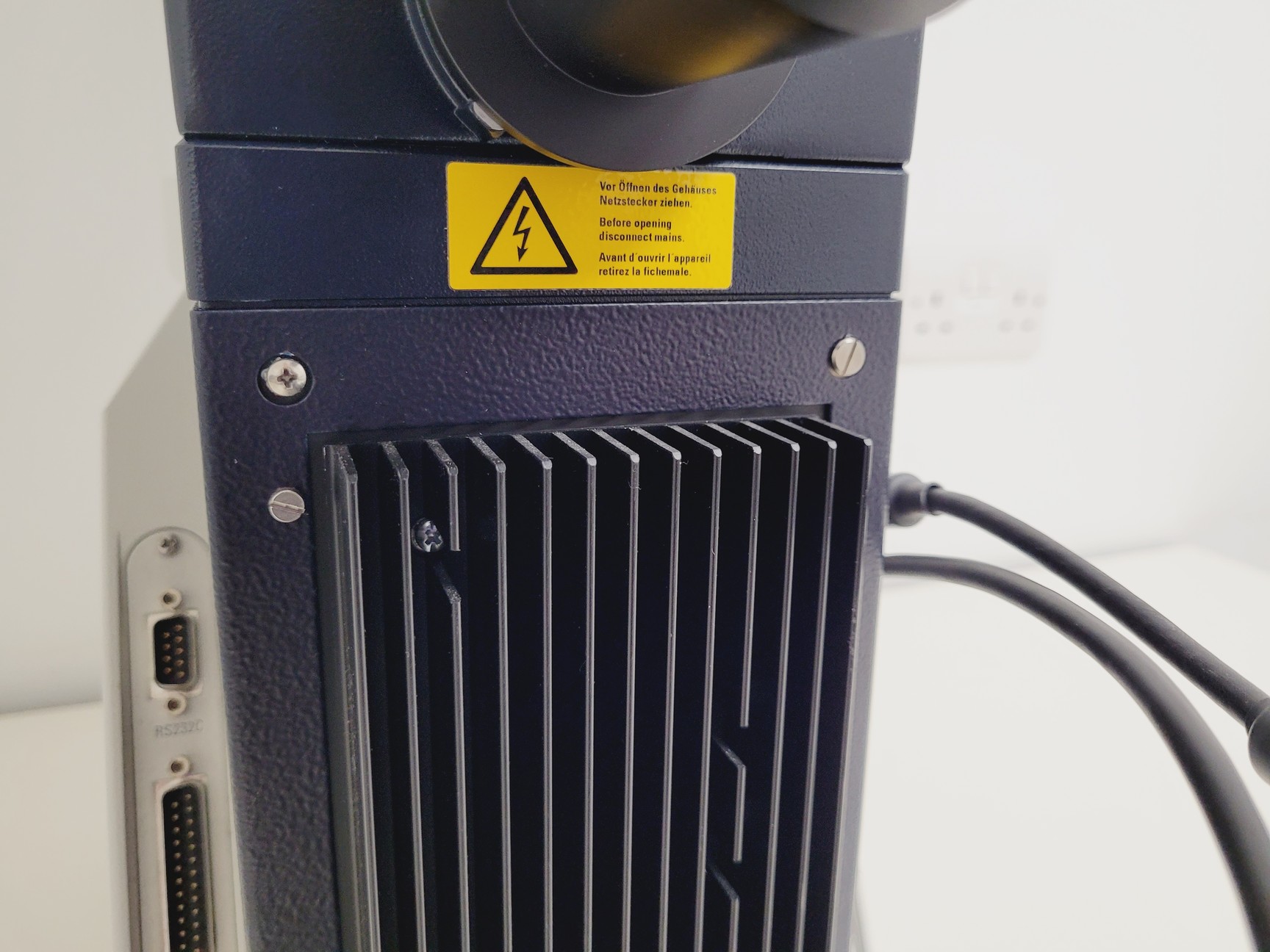 Image of Leica DM6000 CFS Upright Fluorescence Microscope Body w/ EL6000 Spares/Repair