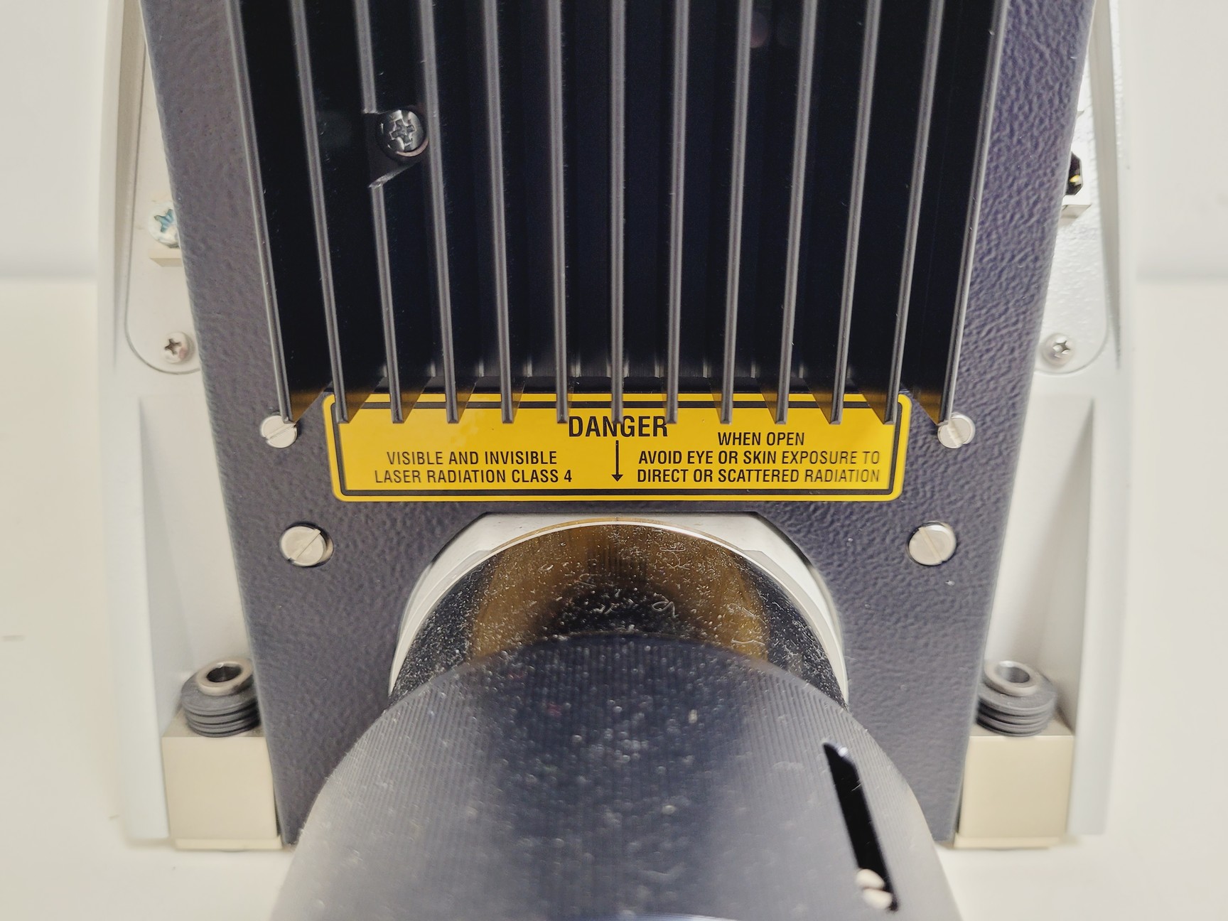 Image of Leica DM6000 CFS Upright Fluorescence Microscope Body w/ EL6000 Spares/Repair