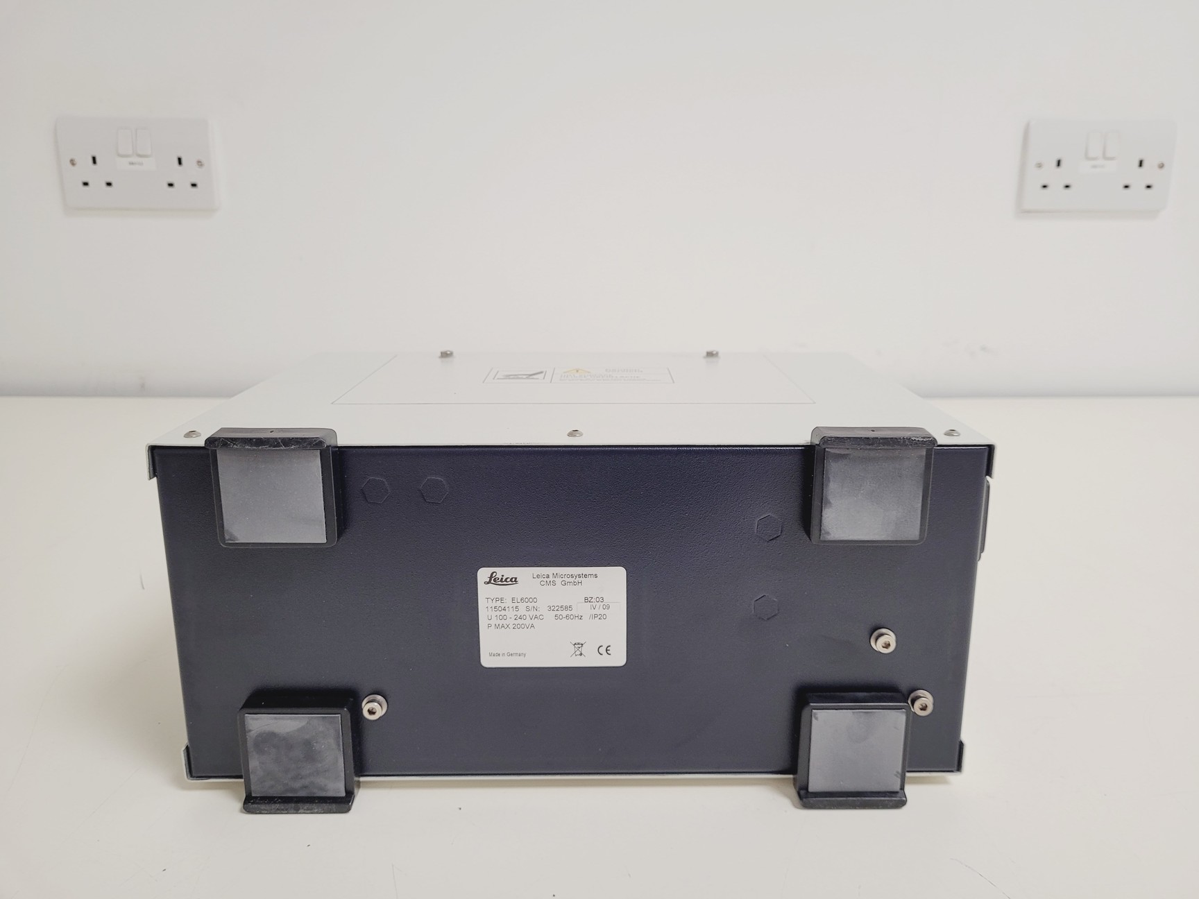 Image of Leica DM6000 CFS Upright Fluorescence Microscope Body w/ EL6000 Spares/Repair