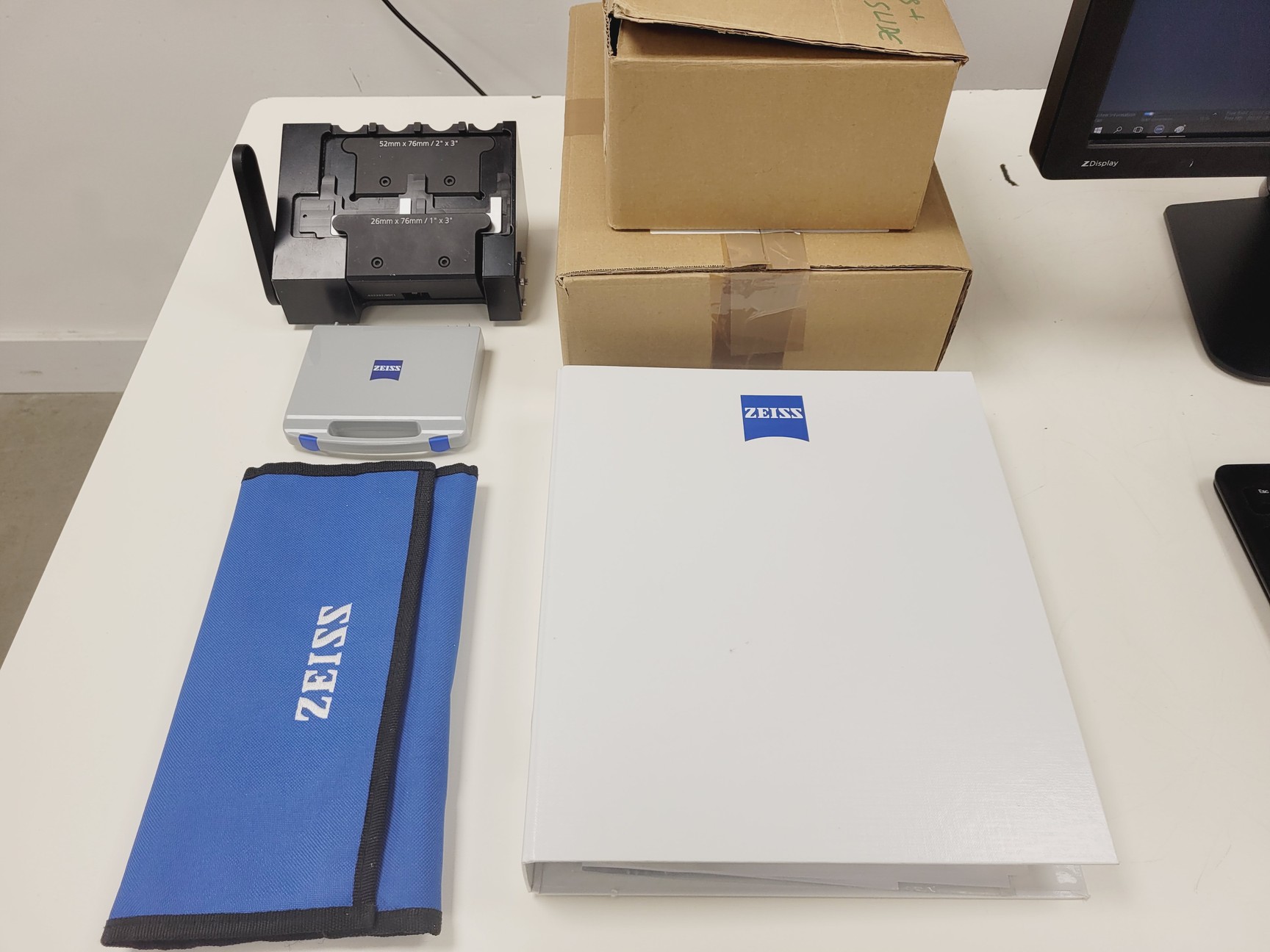 Image of Zeiss Axio Scan.Z1 Slide Scanner System with PC, Zen 3.1 Software & Accessories