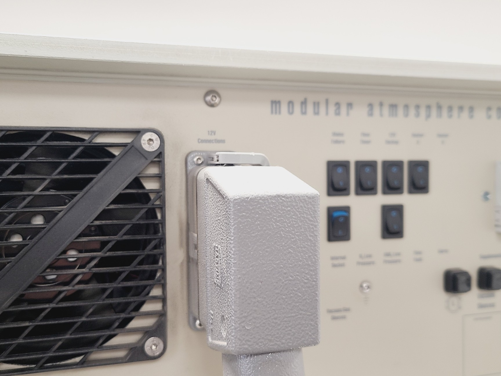 Image of DW Whitley MG500 Anaerobic Workstation Glove Box