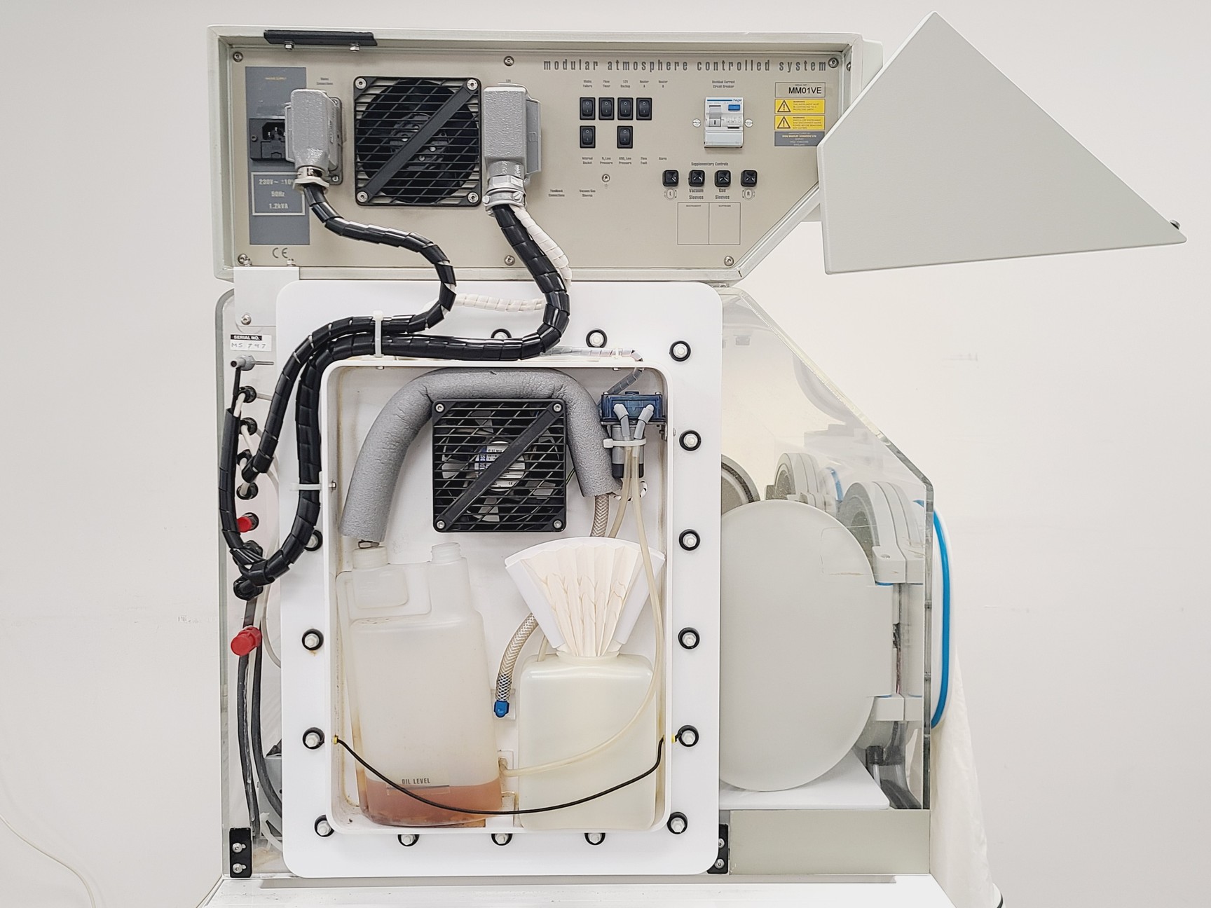 Image of DW Whitley MG500 Anaerobic Workstation Glove Box