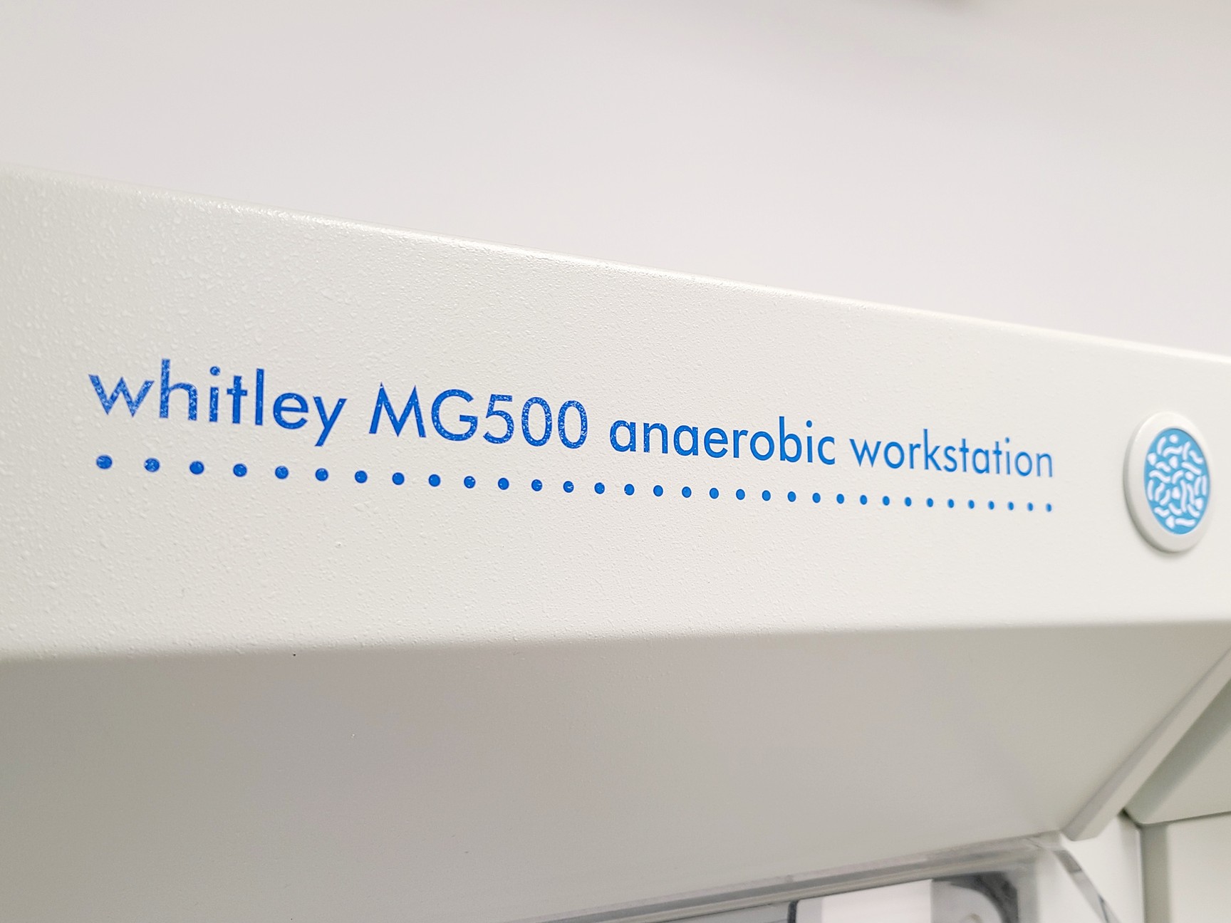 Image of DW Whitley MG500 Anaerobic Workstation Glove Box