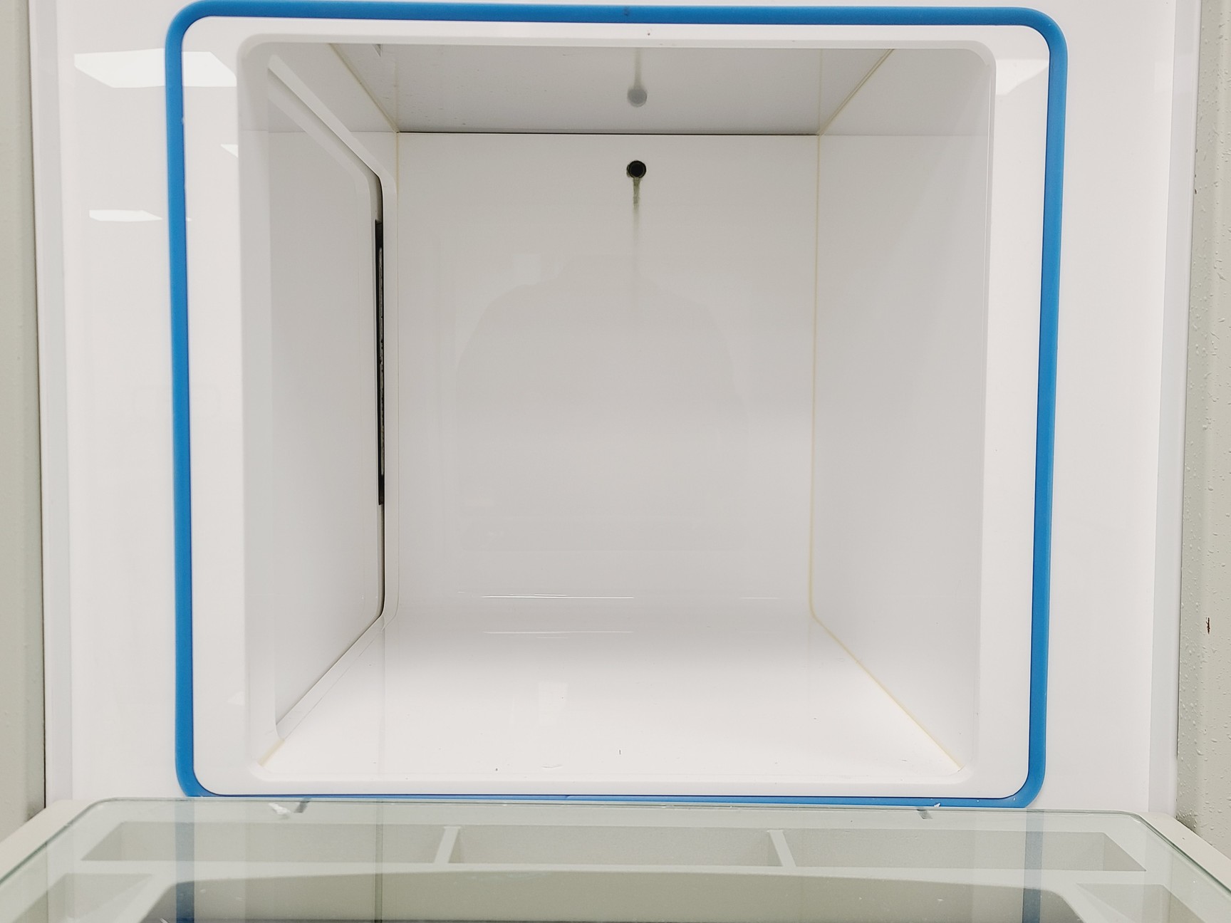 Image of DW Whitley MG500 Anaerobic Workstation Glove Box