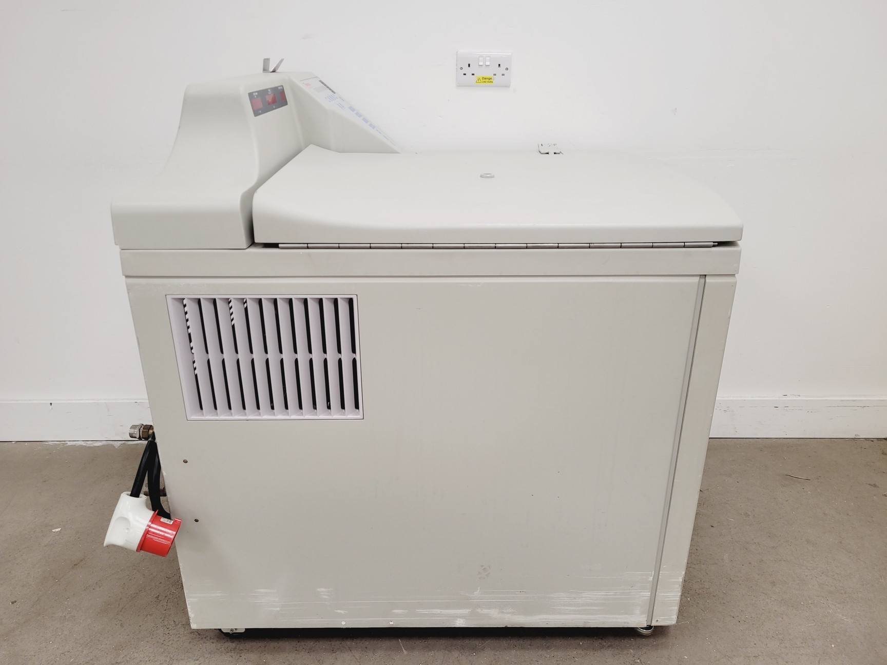 Image of Thermo Scientific Sorvall RC 12BP Refrigerated Floor Centrifuge