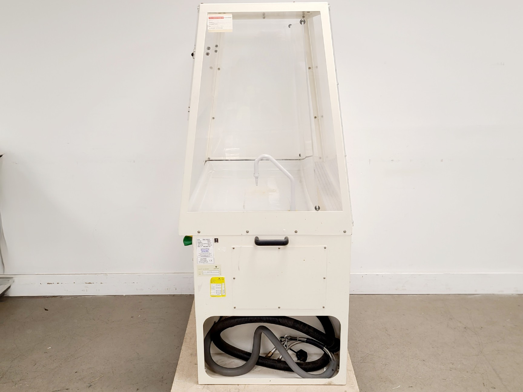 Image of Monmouth Scientific Circulaire MFC 1000S Fume Cabinet