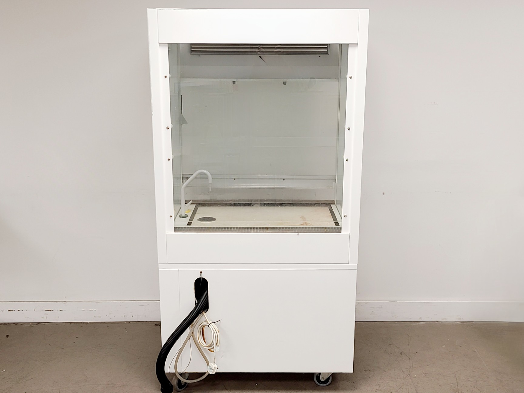 Image of Total Containment Solutions TCS 1000MR Fume Cabinet