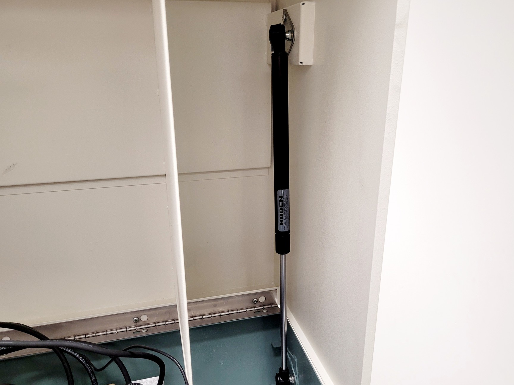 Image of BD FACScalibur Flow Cytometer