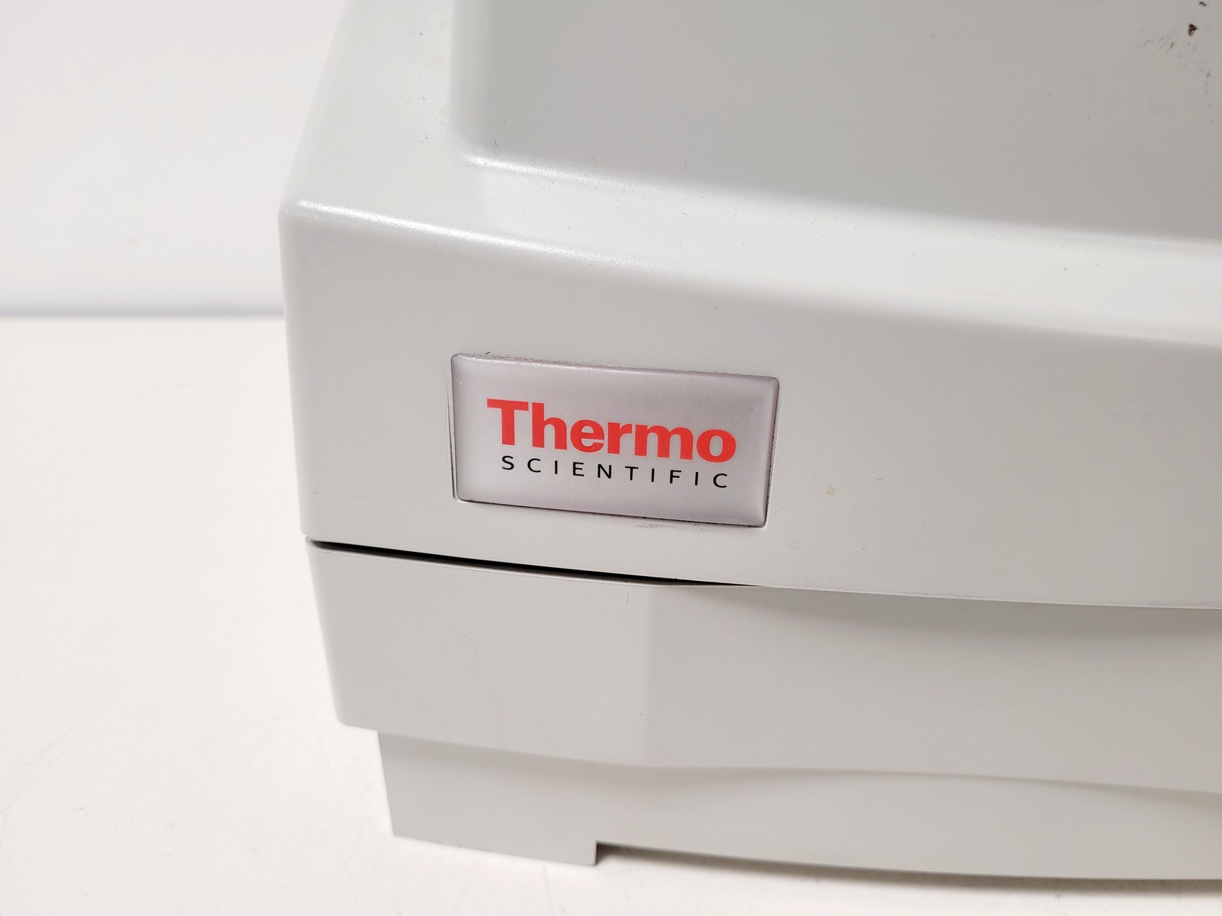 Image of Thermo Scientific Helios Omega UV-VIS Spectrophotometer Lab 