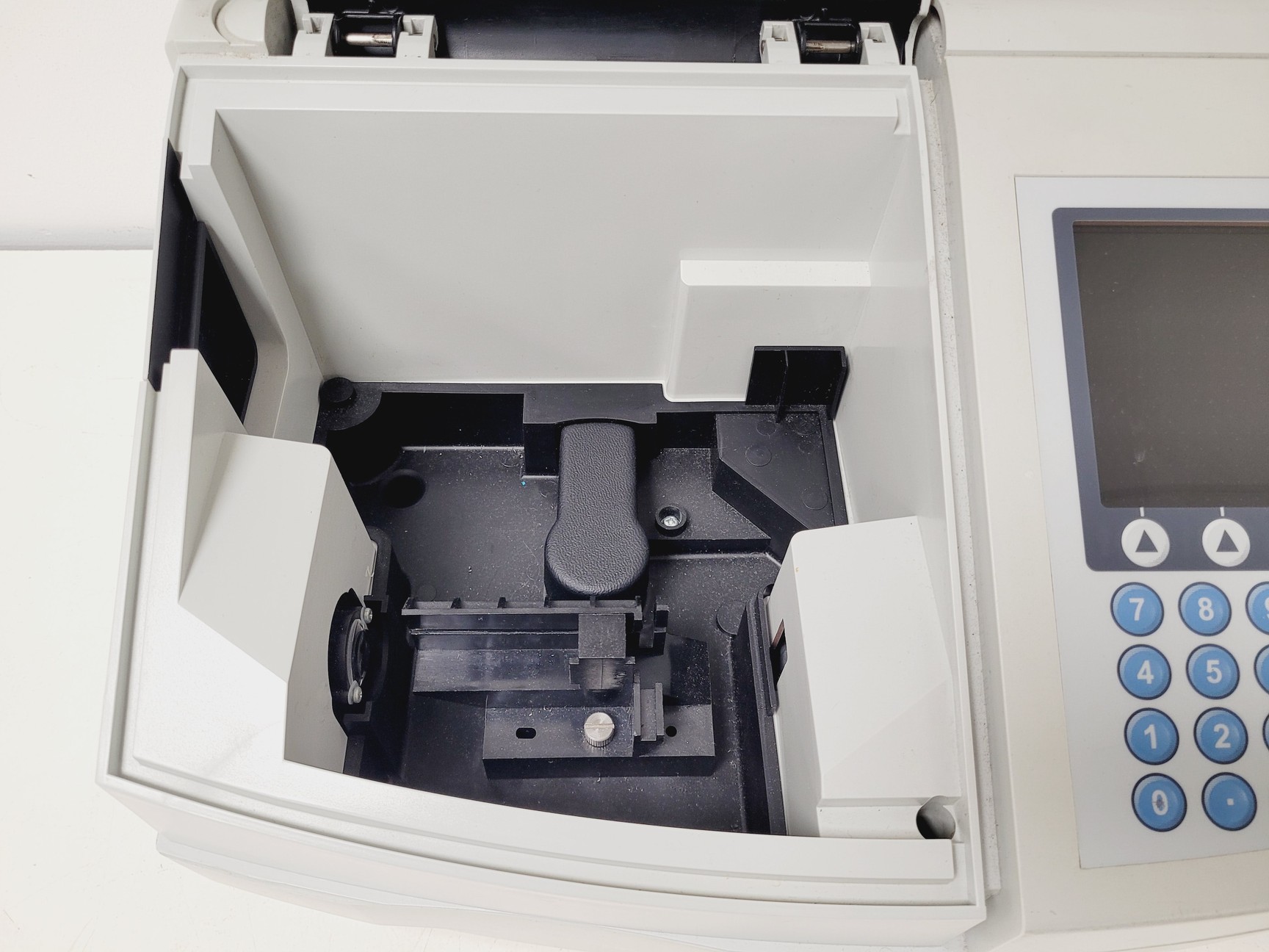 Image of Thermo Scientific Helios Omega UV-VIS Spectrophotometer Lab