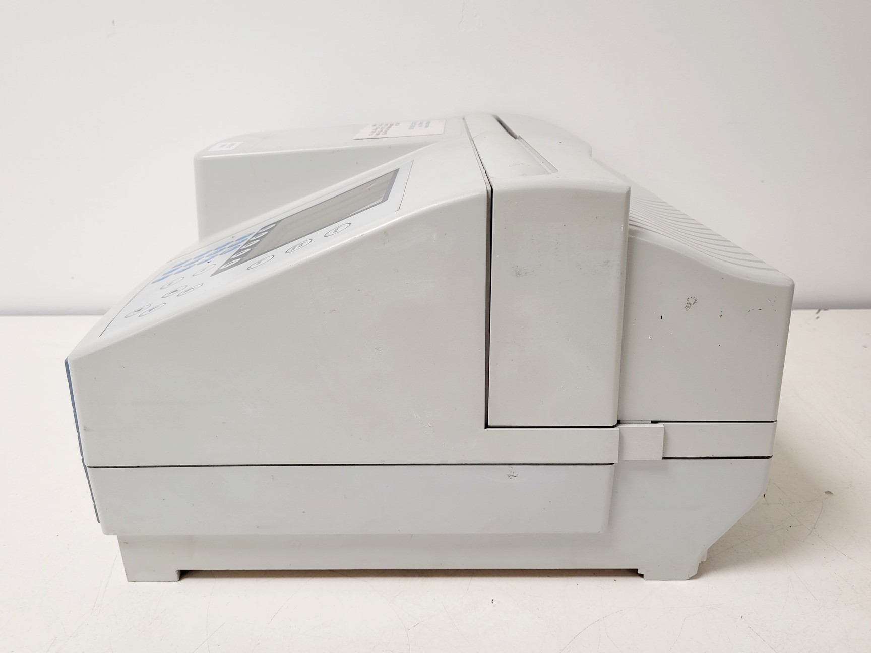 Image of Thermo Scientific Helios Omega UV-VIS Spectrophotometer Lab