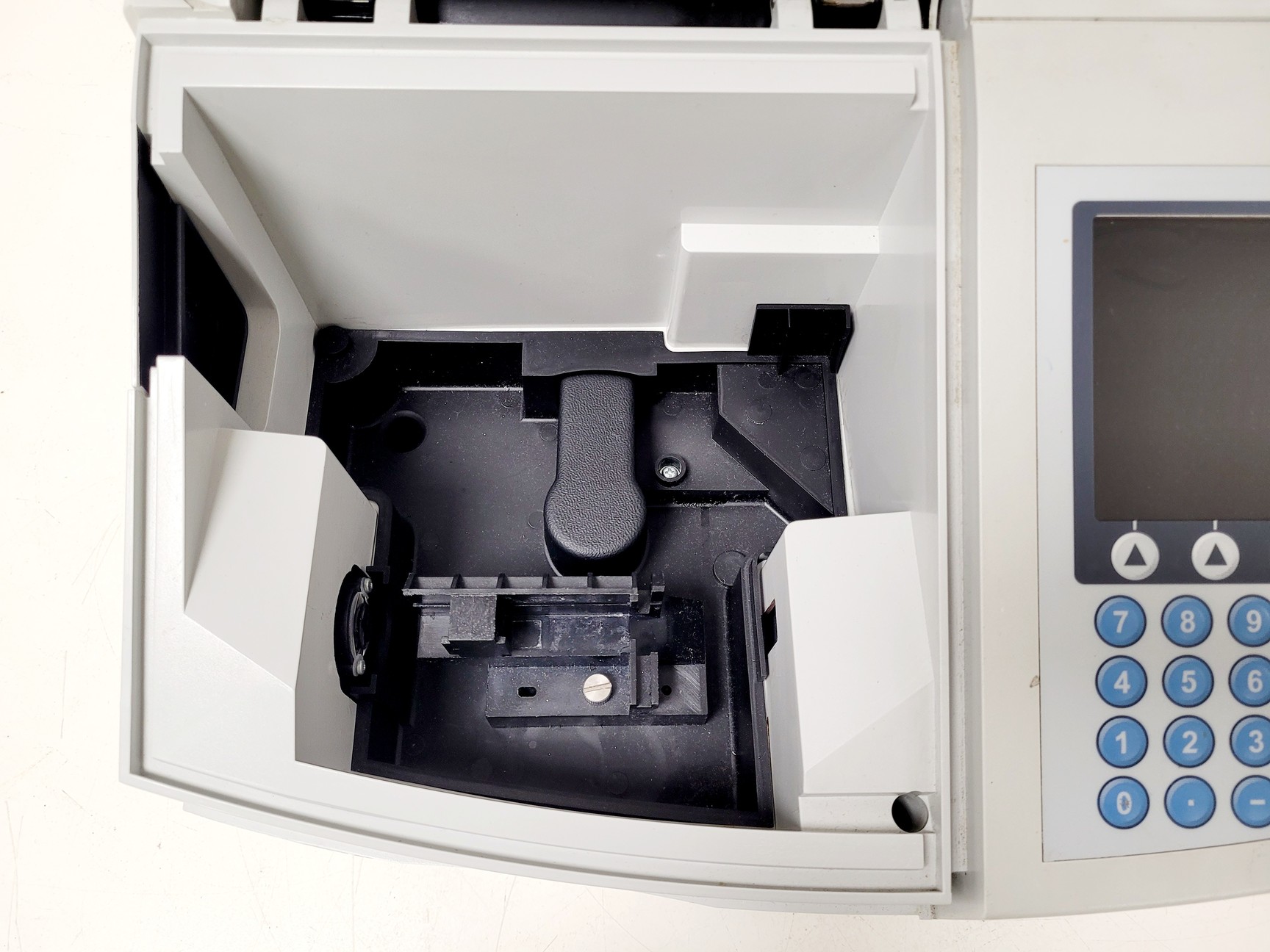 Image of Thermo Scientific Helios Omega UV-VIS Spectrophotometer Lab