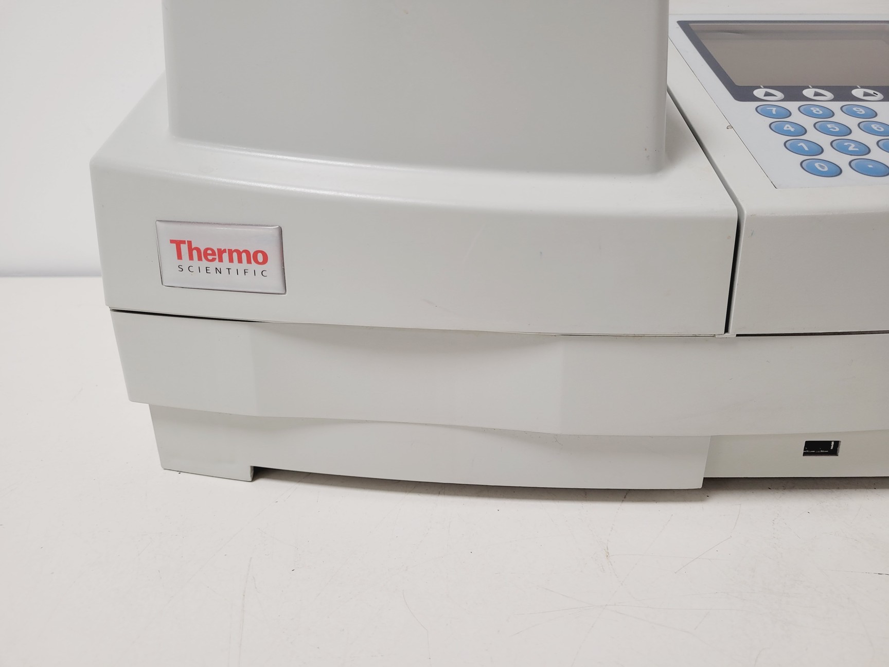 Image of Thermo Scientific Helios Omega UV-VIS Spectrophotometer Lab