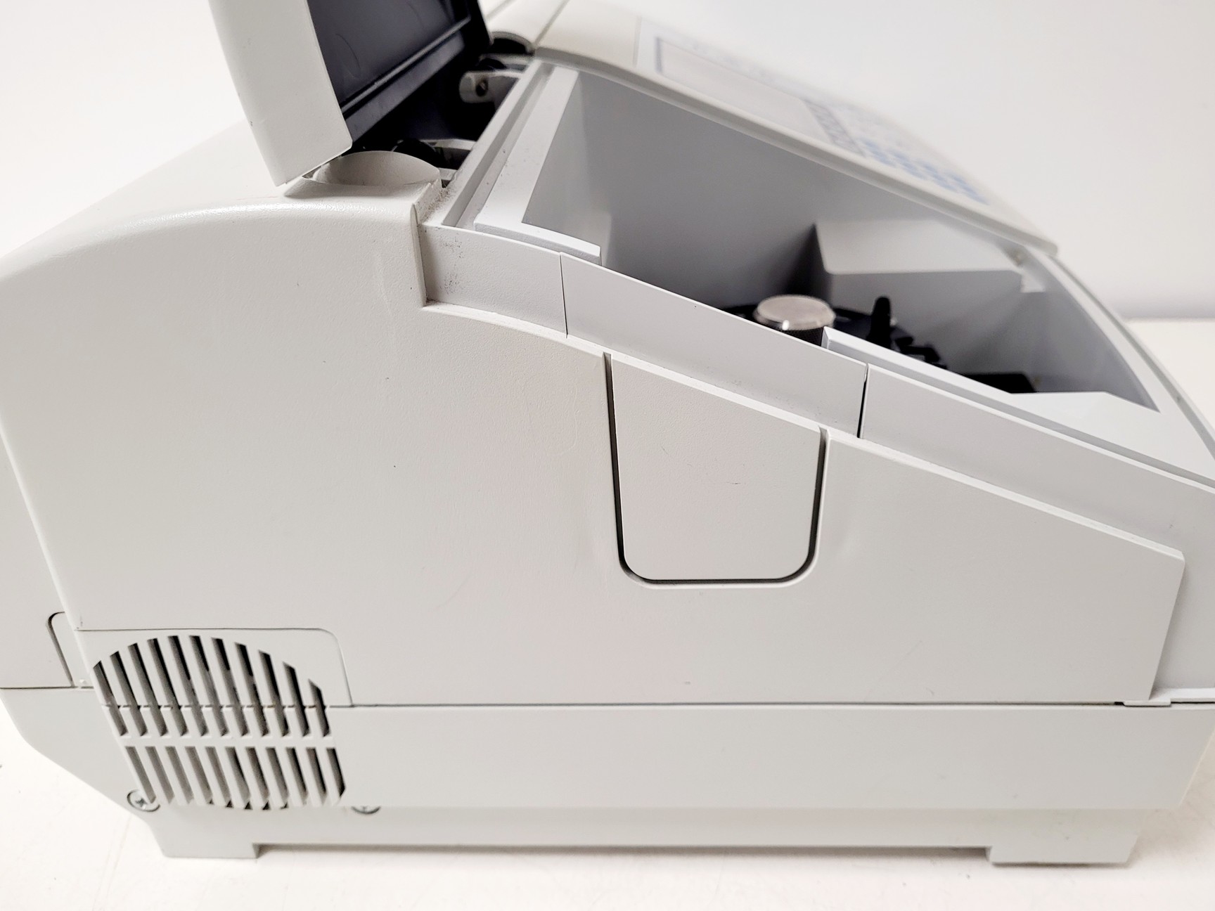 Image of Thermo Scientific Helios Omega UV-VIS Spectrophotometer Lab