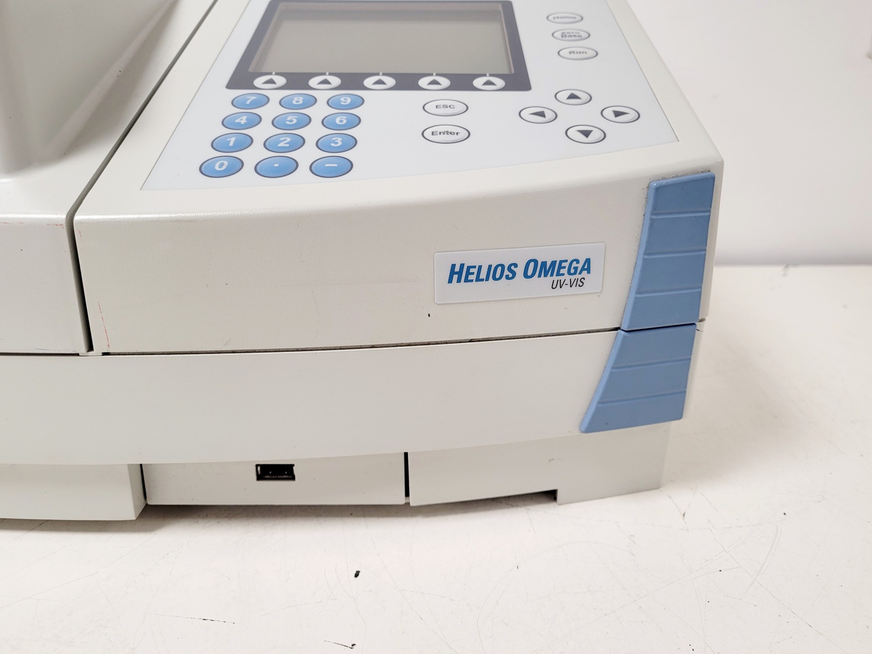 Image of Thermo Scientific Helios Omega UV-VIS Spectrophotometer Lab