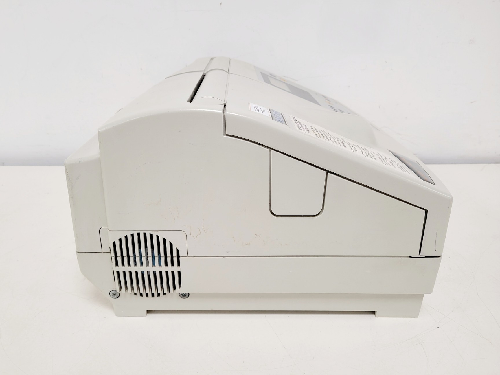 Image of Unicam Helios Gamma UV-Vis Spectrophotometer Lab