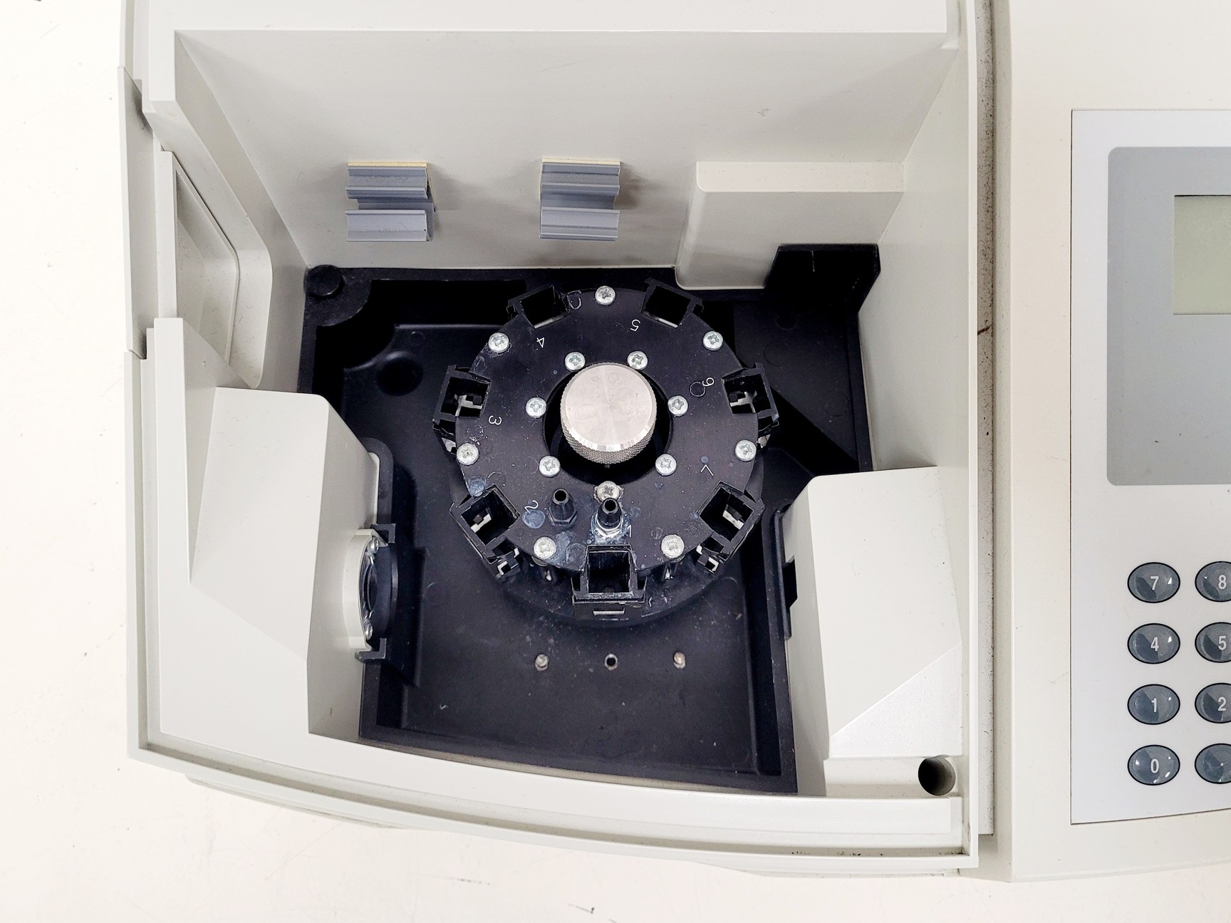 Image of Unicam Helios Gamma UV-Vis Spectrophotometer Lab