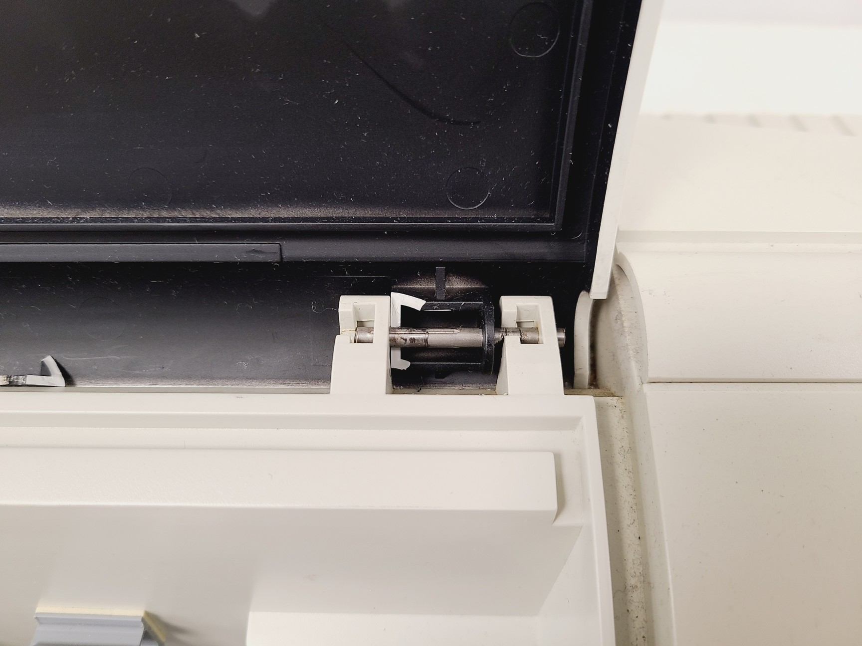 Image of Unicam Helios Gamma UV-Vis Spectrophotometer Lab