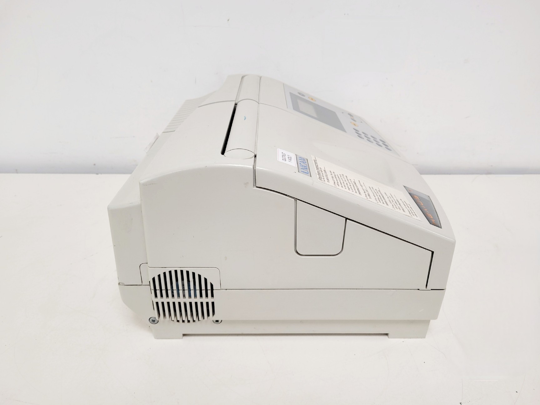 Image of Unicam Helios Gamma UV-Vis Spectrophotometer Lab
