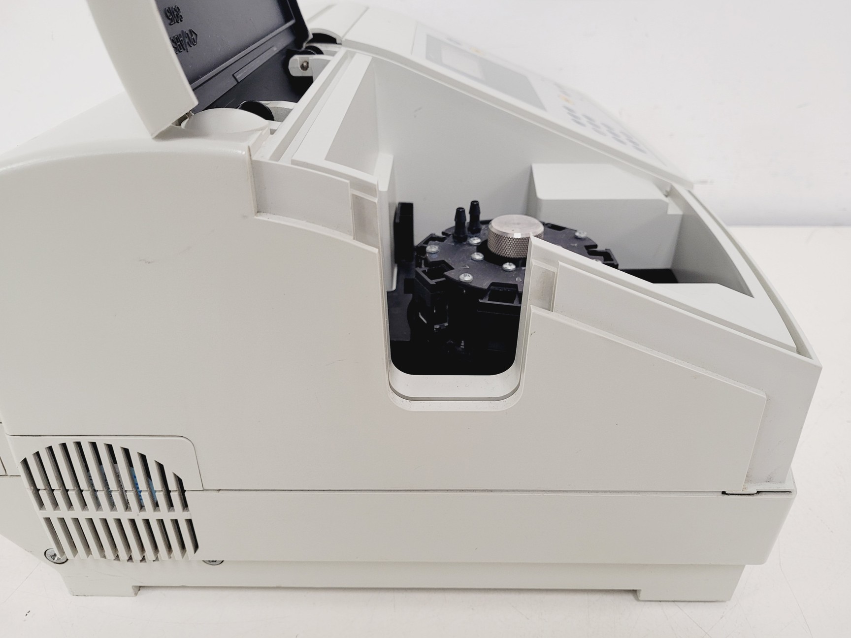 Image of Unicam Helios Gamma UV-Vis Spectrophotometer Lab