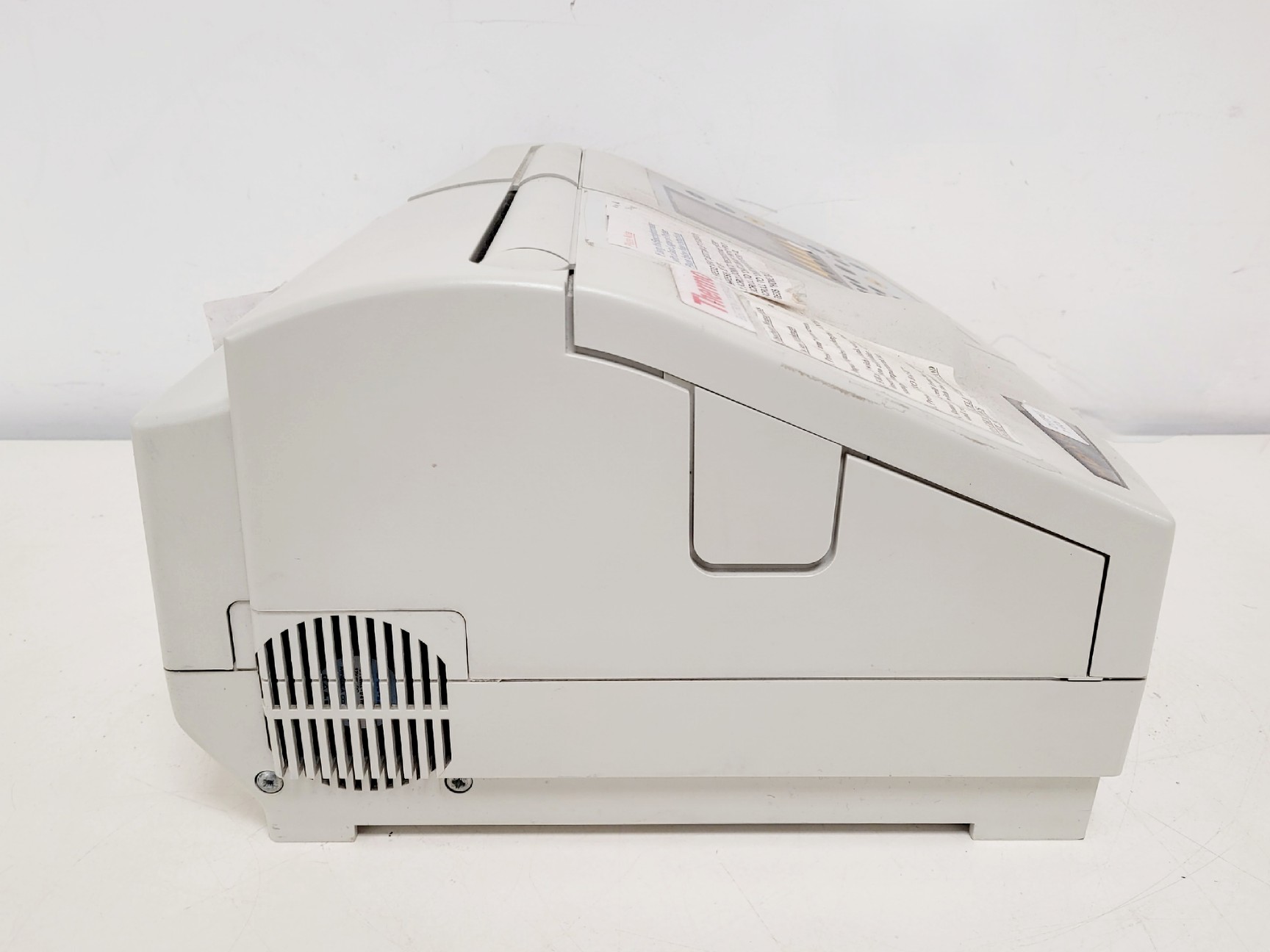 Image of Thermo Helios Gamma UV-Vis Spectrophotometer Lab