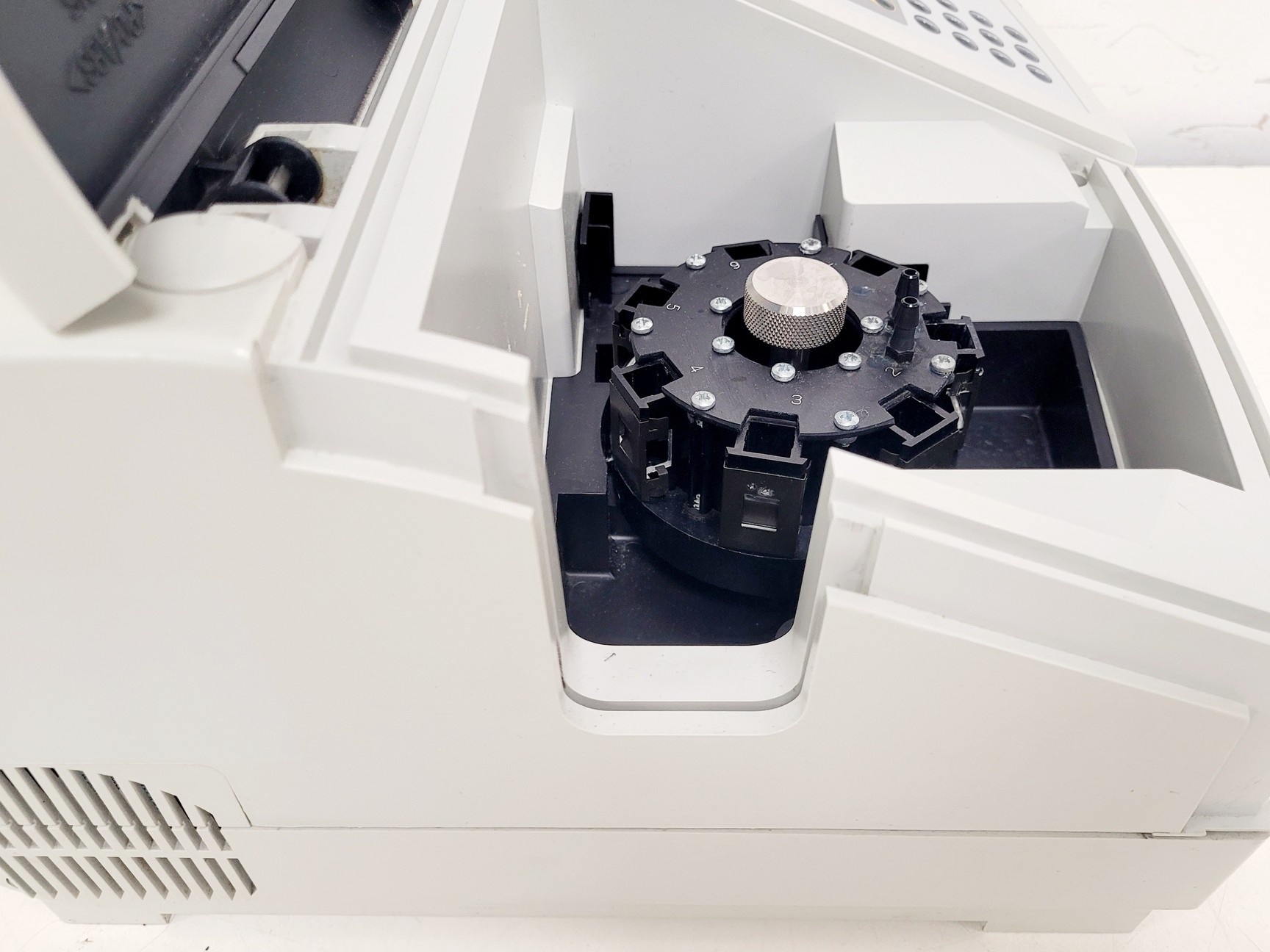 Image of Thermo Helios Gamma UV-Vis Spectrophotometer Lab