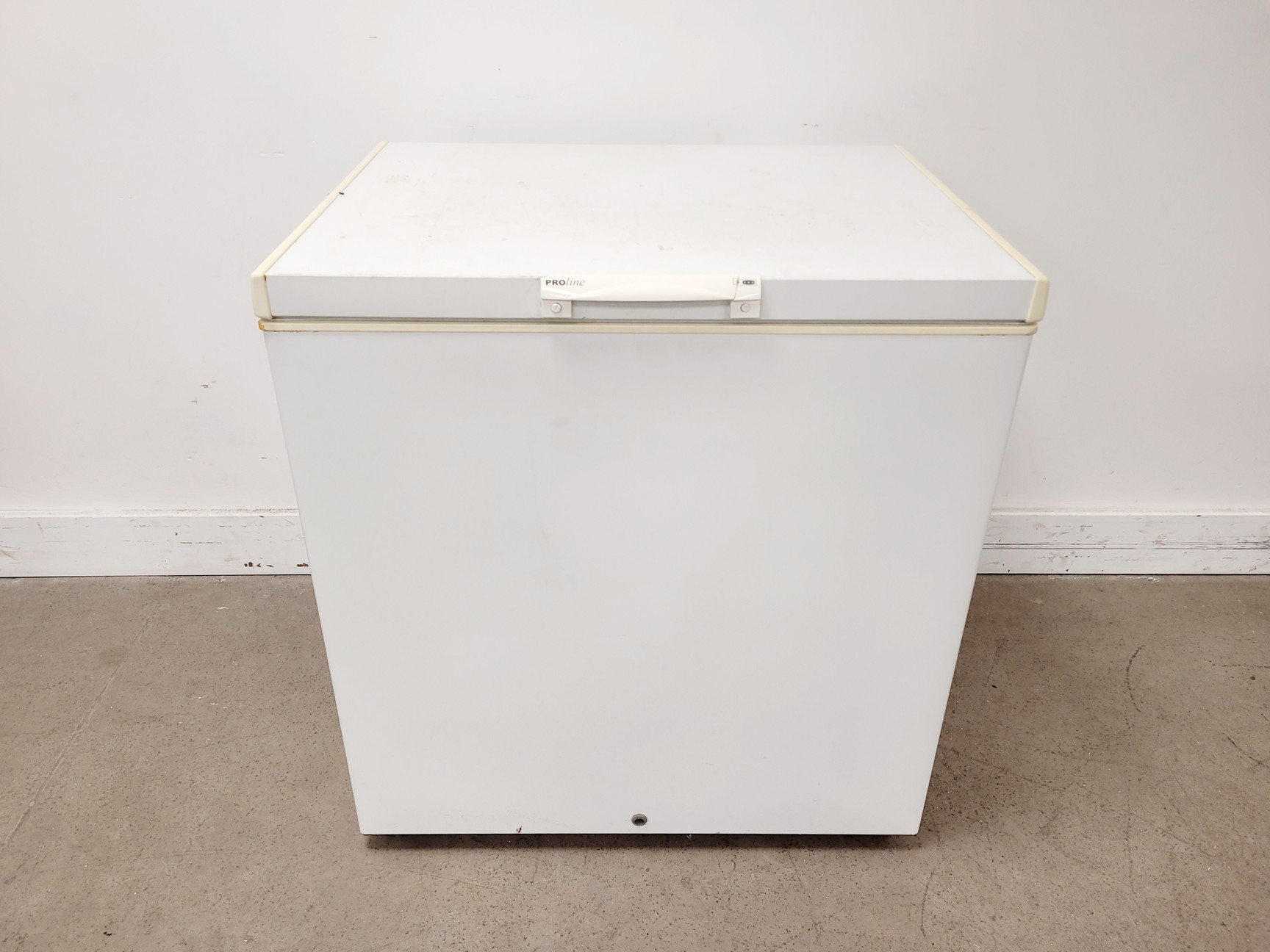 Image of Proline PLC218W Chest Freezer