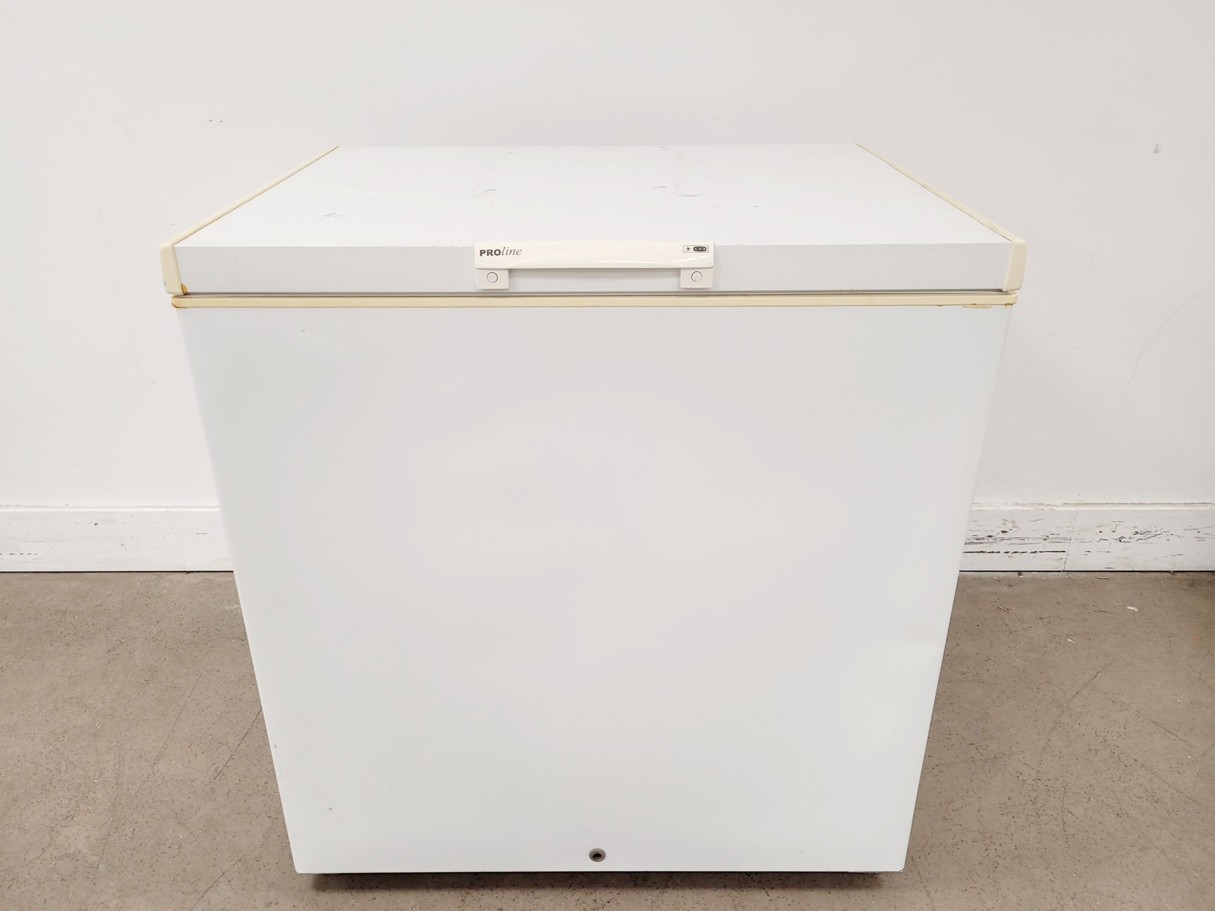 Image of Proline PLC218W Chest Freezer