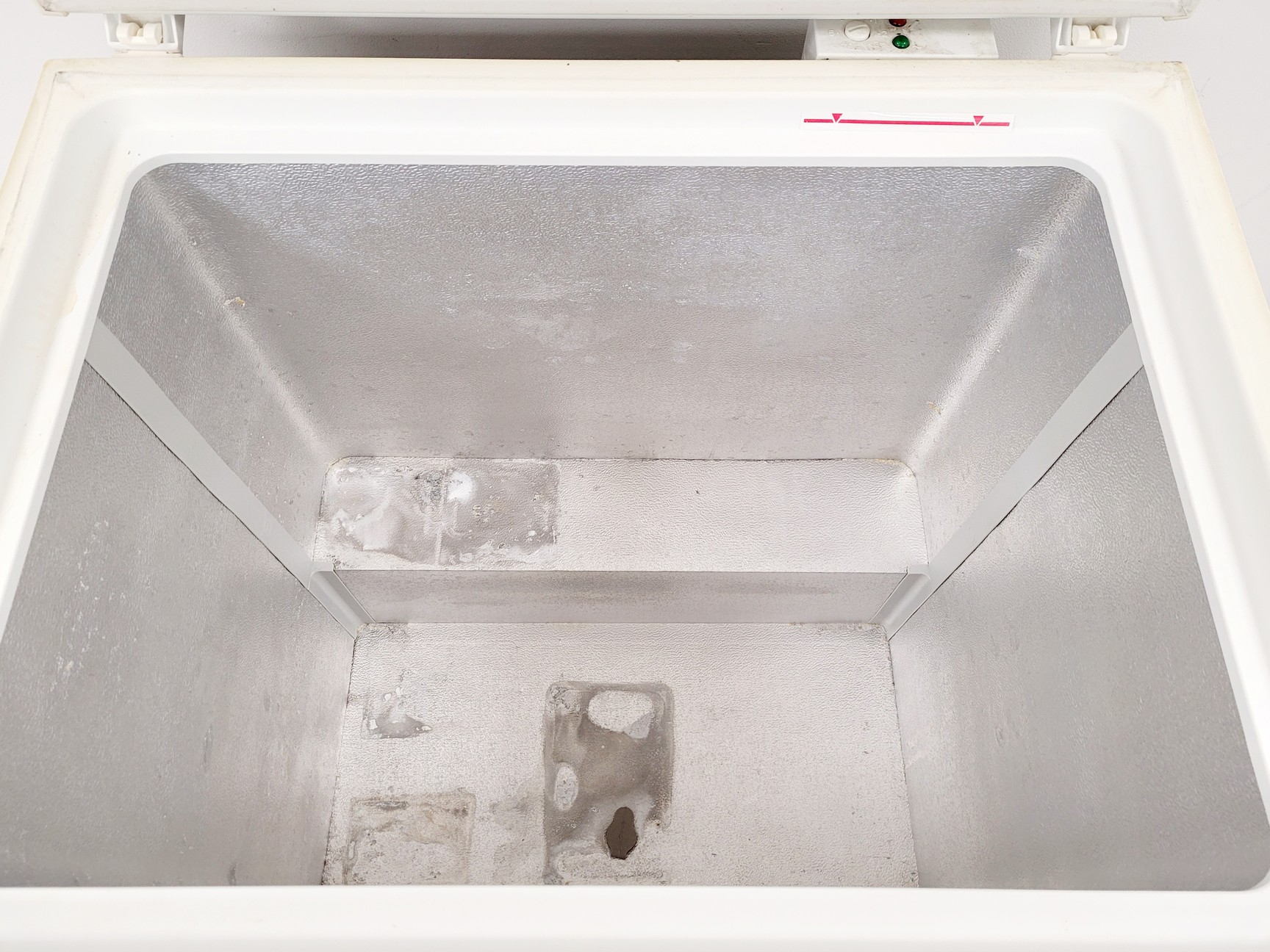 Image of Proline PLC218W Chest Freezer
