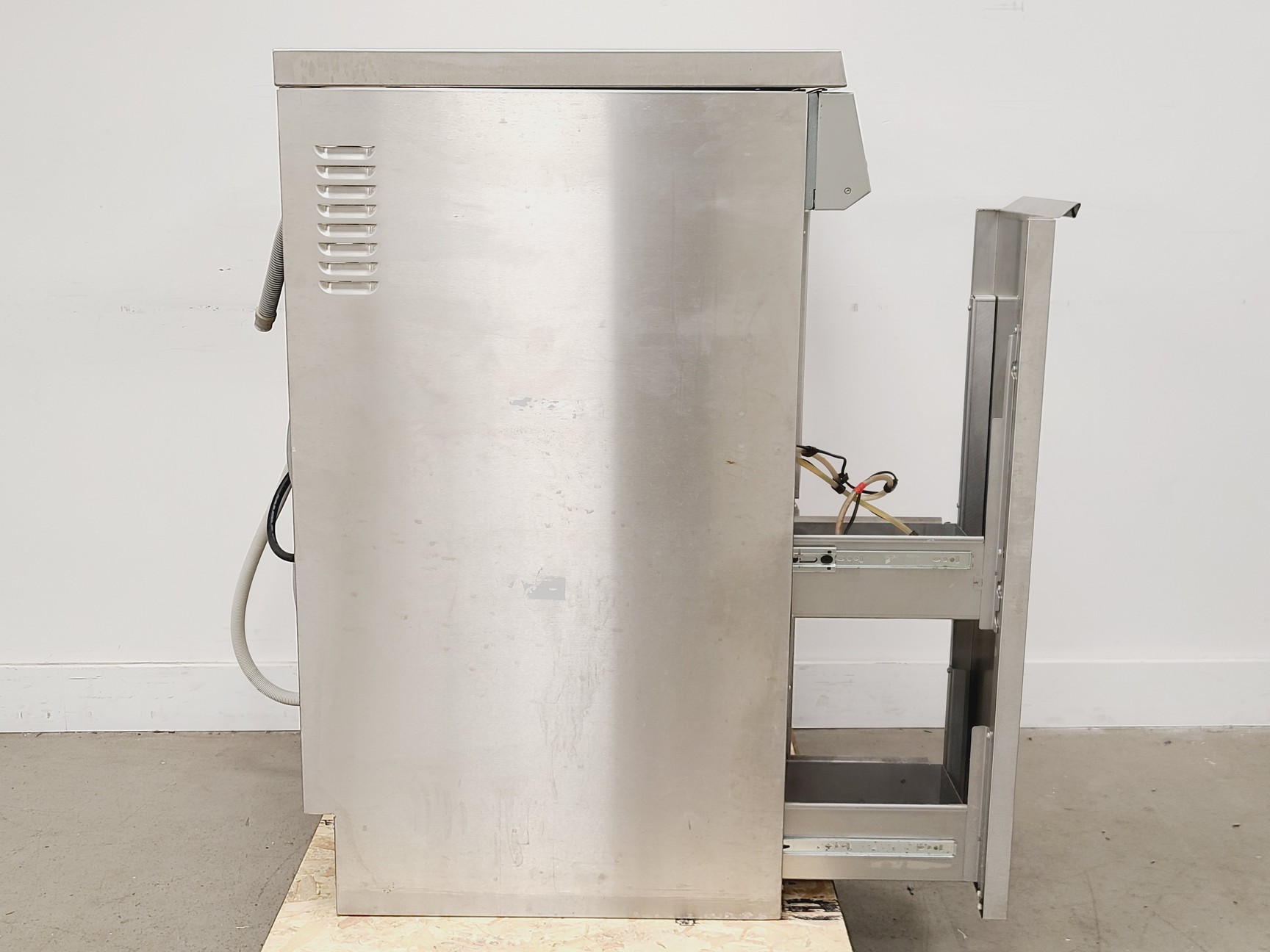 Image of Miele G 7836 CD Glassware Washer