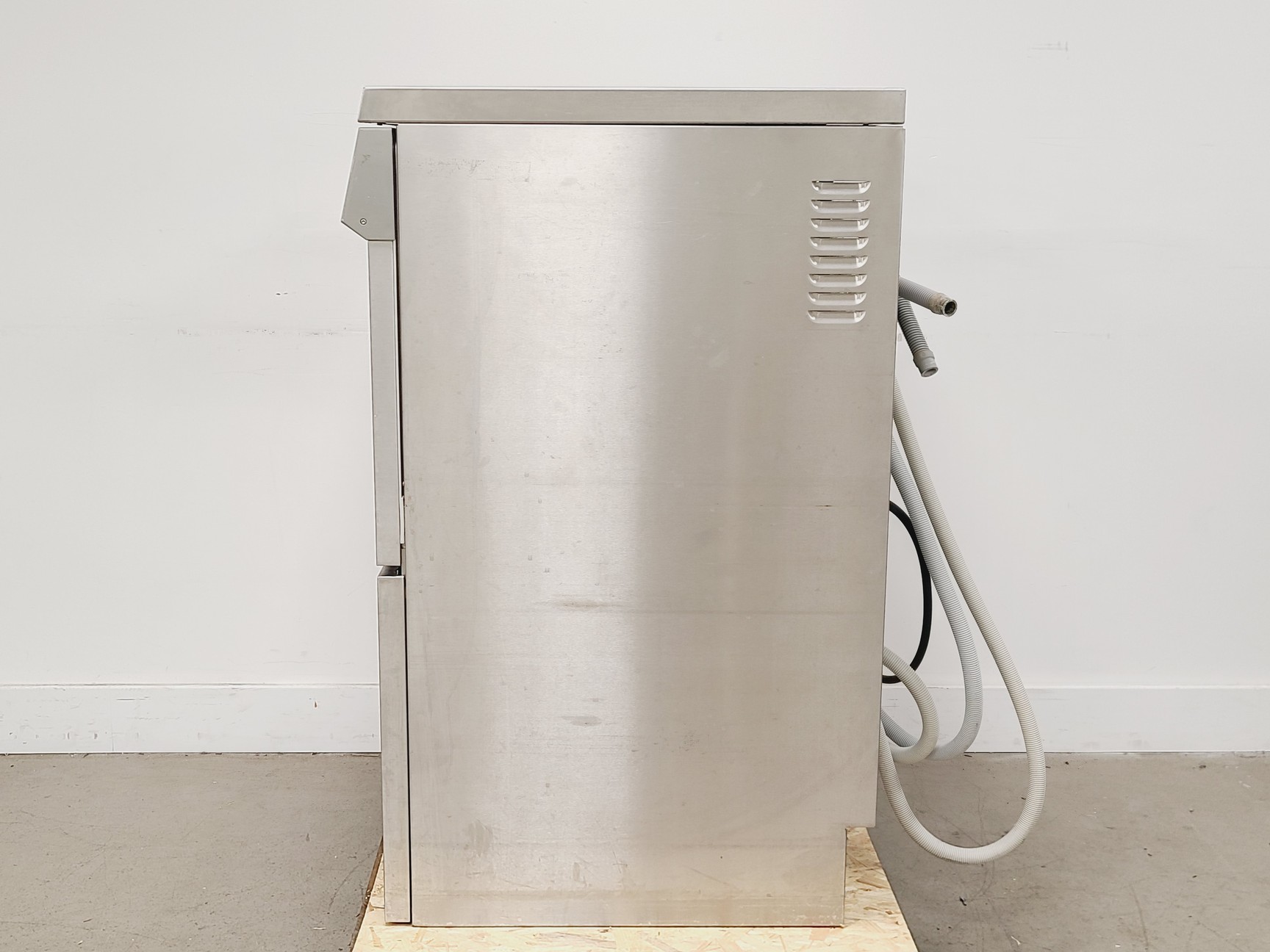 Image of Miele G 7836 CD Glassware Washer