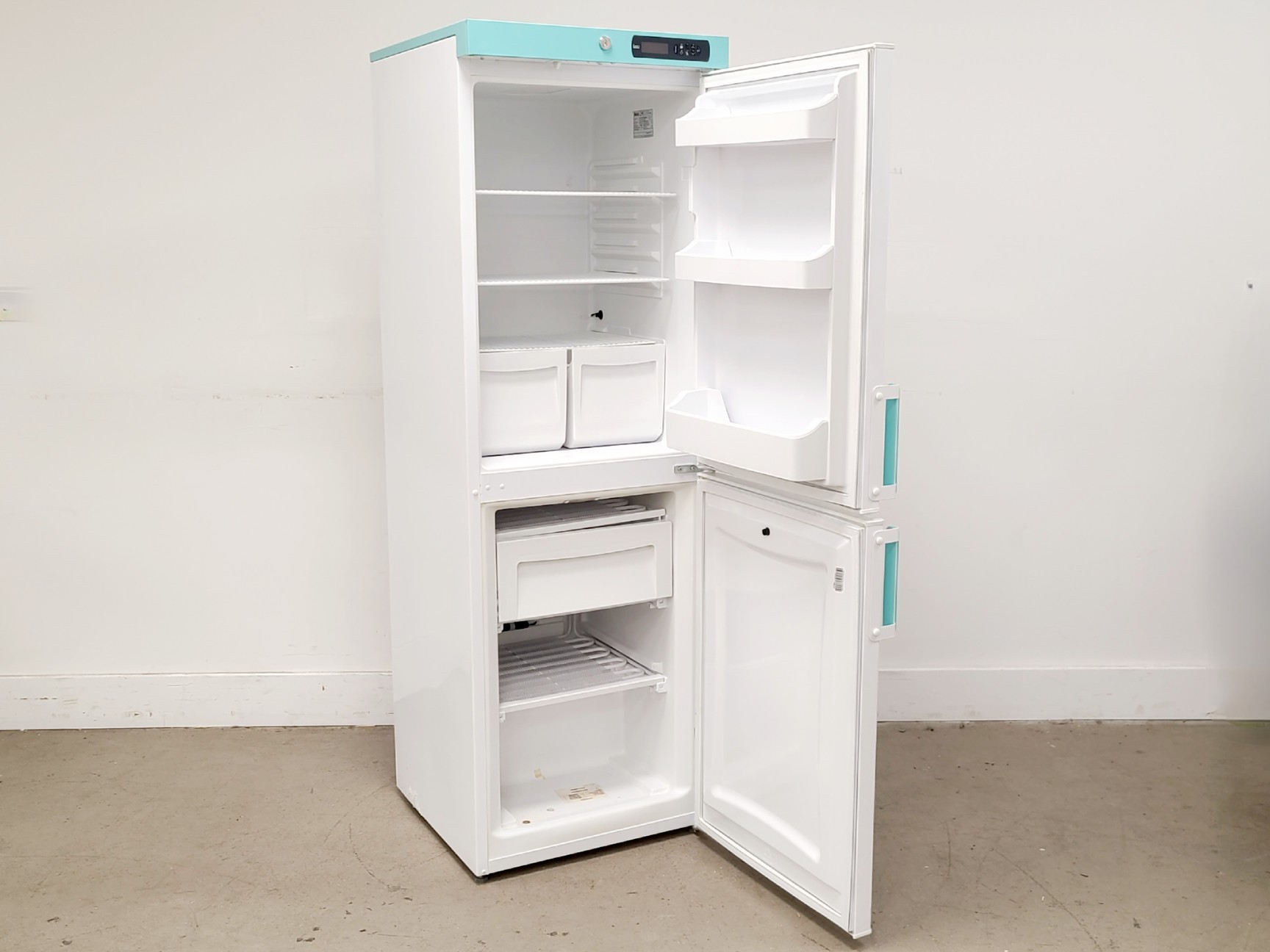 Image of LEC Medical LSC 263 UK Fridge Freezer