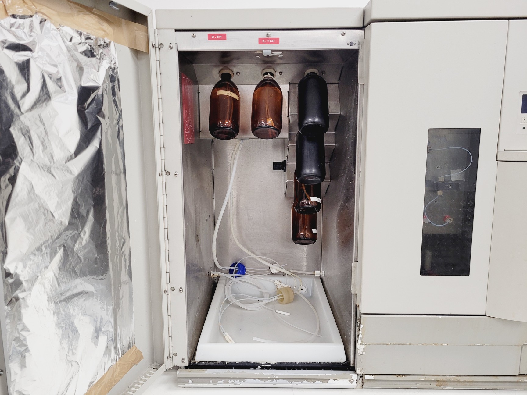 Image of Applied Biosystems Pioneer Peptide Synthesis System