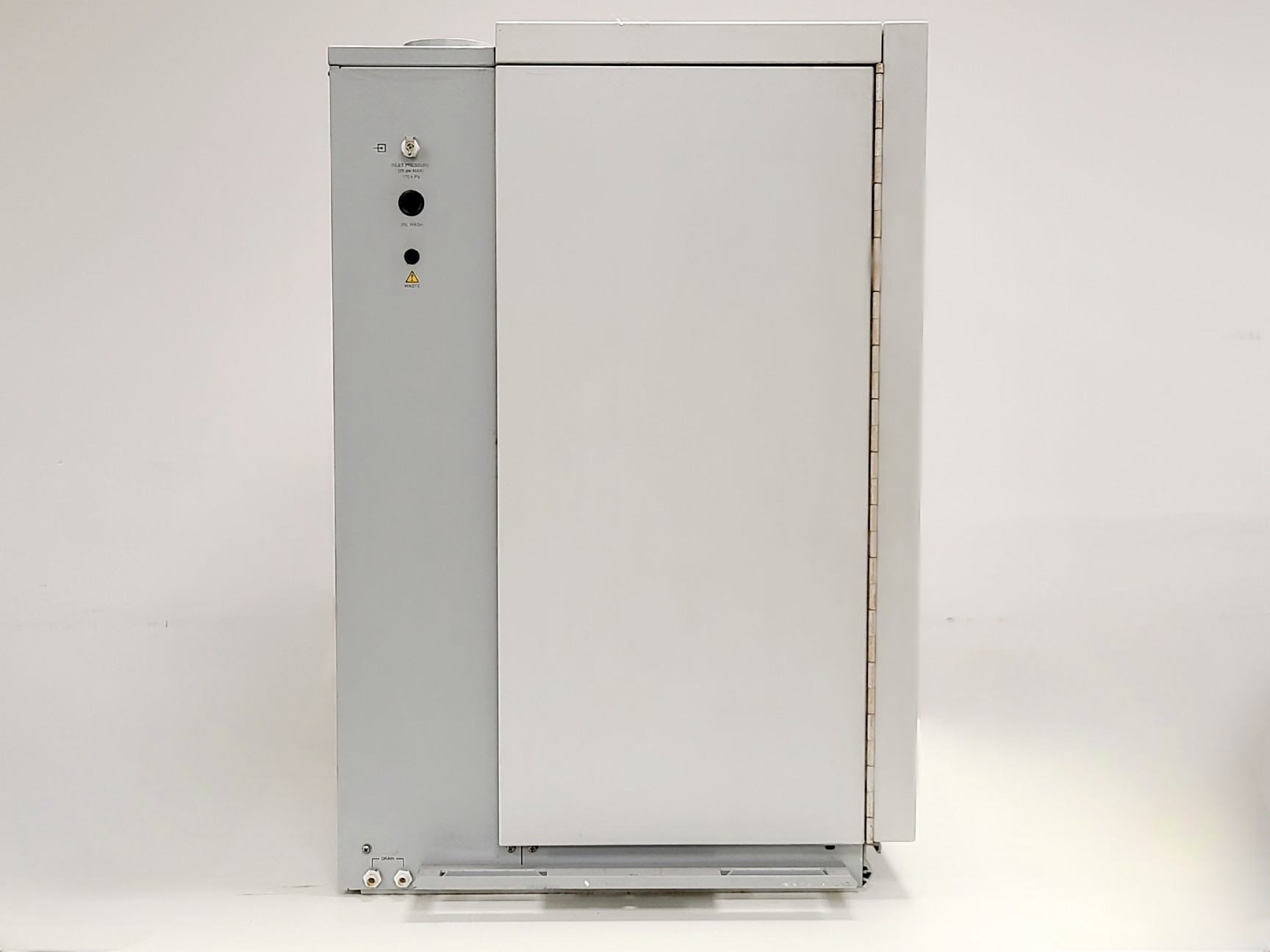 Image of PerSeptive Biosystems Pioneer Peptide Synthesis System w/ PC & Software Lab