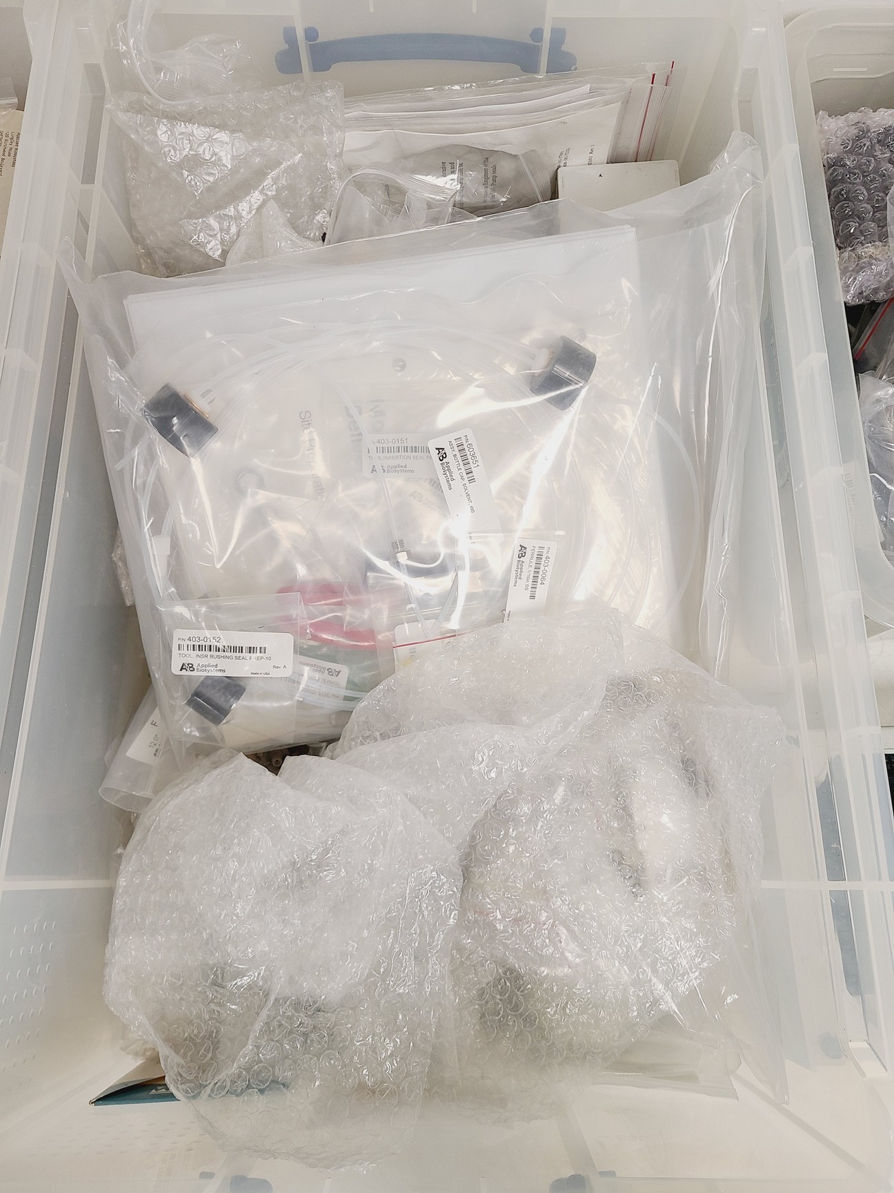 Image of PerSeptive Biosystems Pioneer Peptide Synthesis System