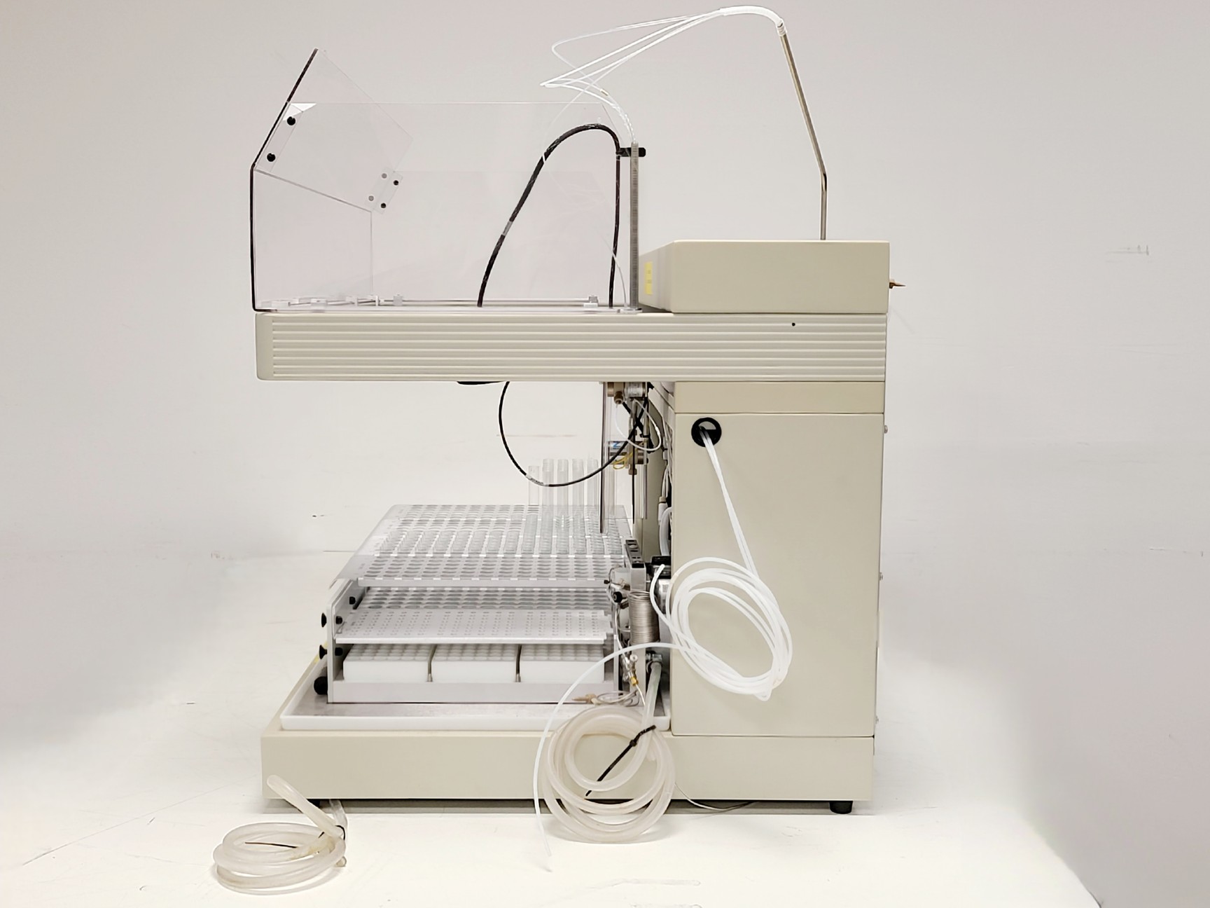 Image of Waters Sample Manager HPLC System with Pumps, Detector & Autosampler