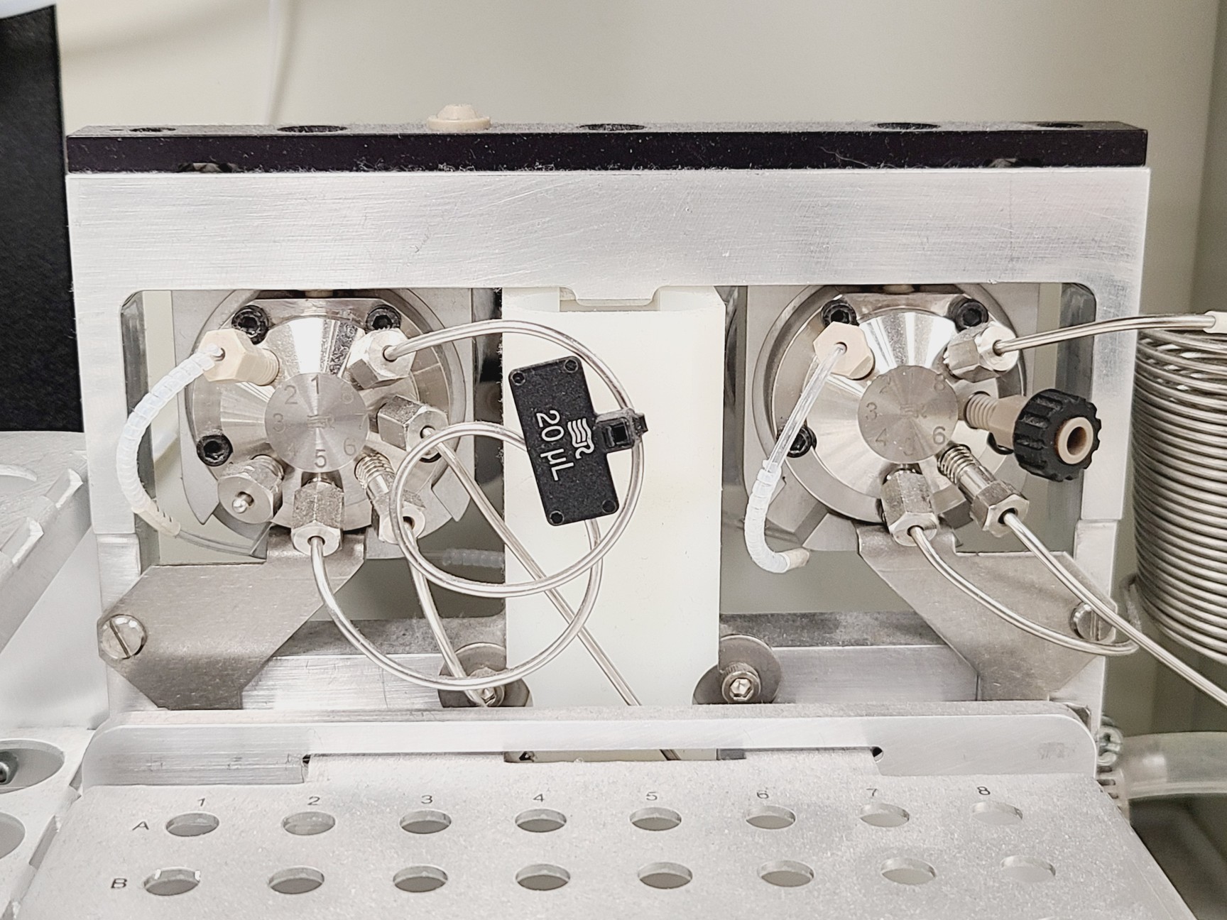 Image of Waters Sample Manager HPLC System with Pumps, Detector & Autosampler