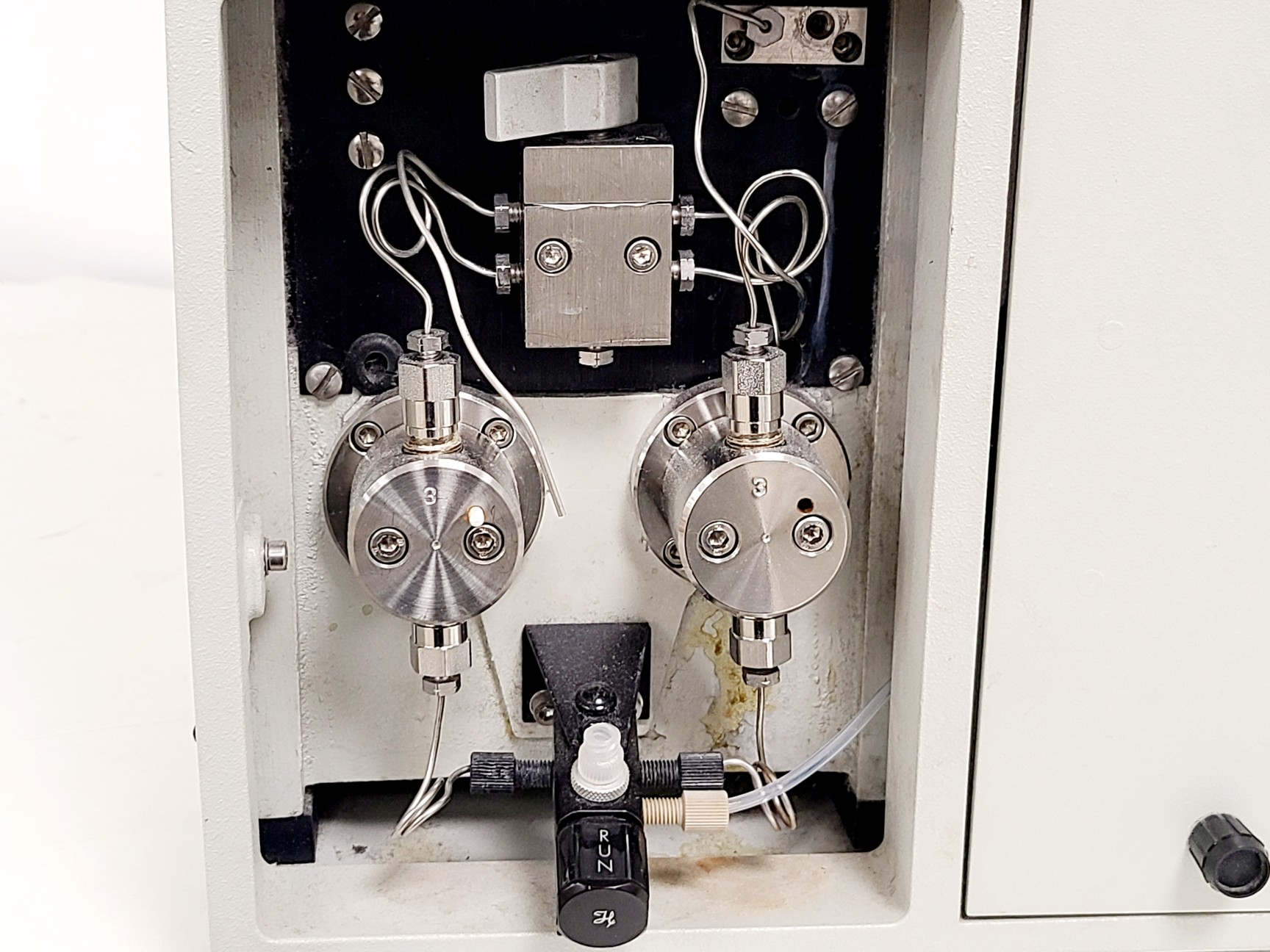 Image of Waters Sample Manager HPLC System with Pumps, Detector & Autosampler