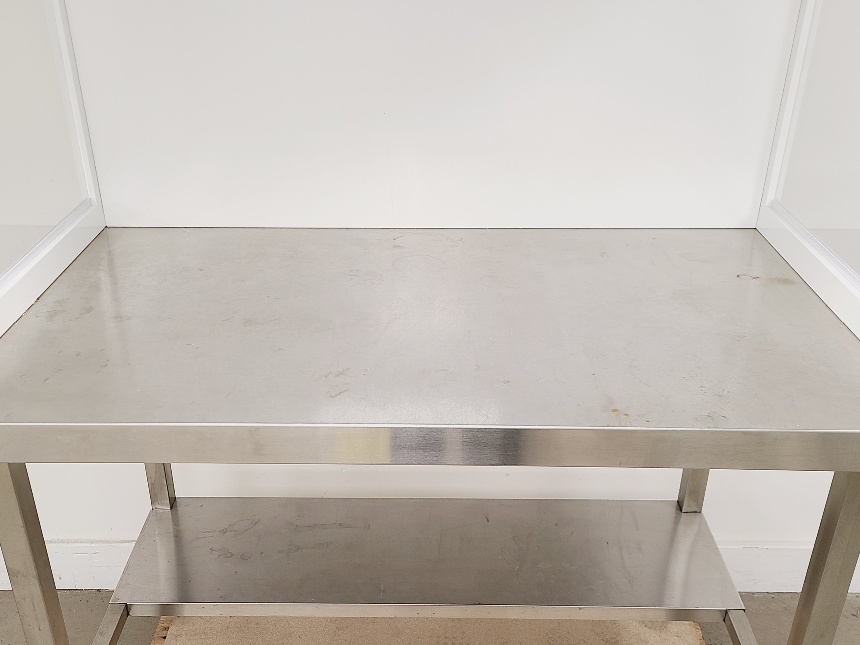 Image of Cleanrooms Laminar Flow Hood w/ Stainless Steel Table