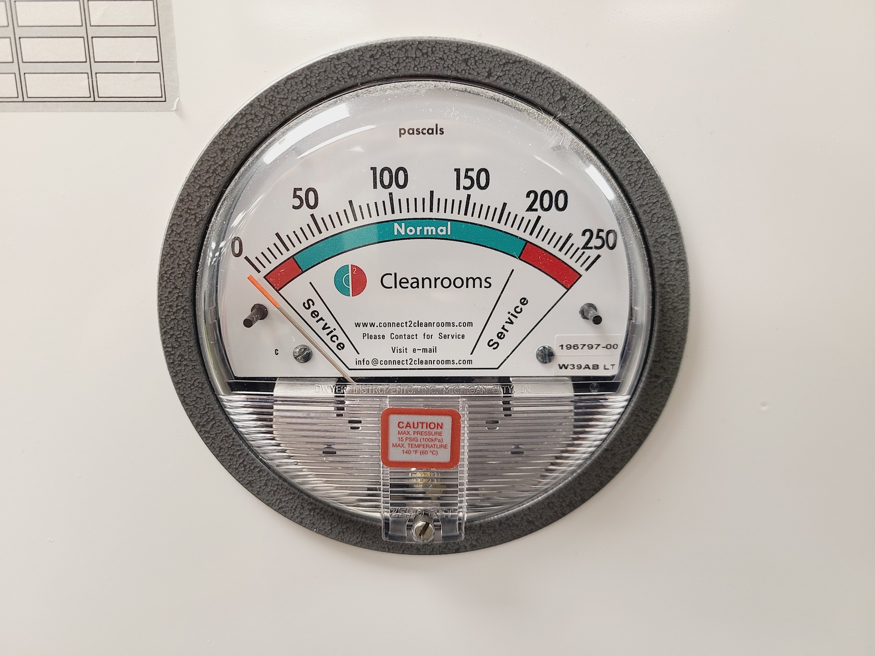 Image of Cleanrooms Laminar Flow Hood w/ Stainless Steel Table