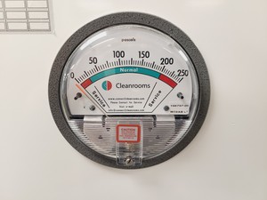 Thumbnail image of Cleanrooms Laminar Flow Hood w/ Stainless Steel Table
