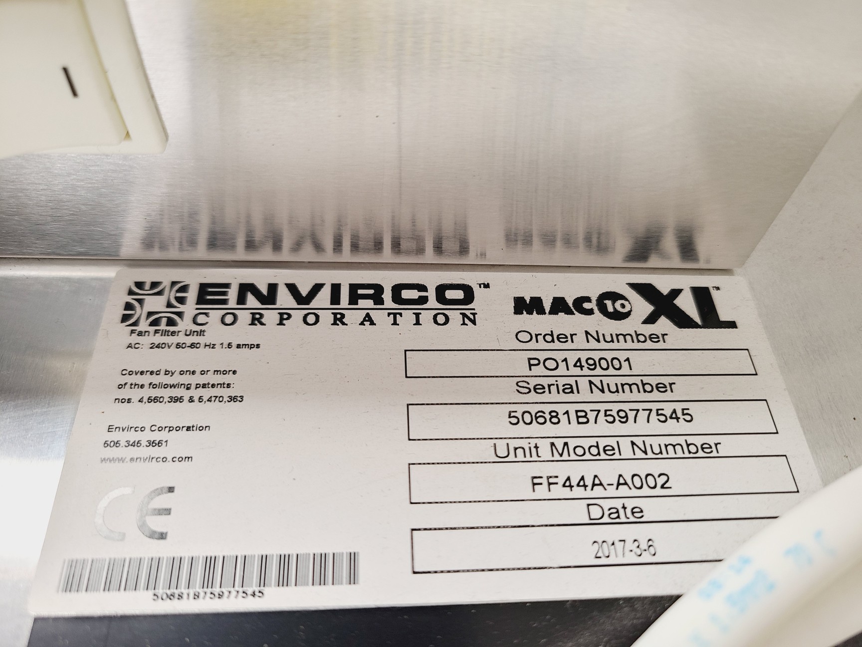 Image of Cleanrooms Laminar Flow Hood w/ Stainless Steel Table